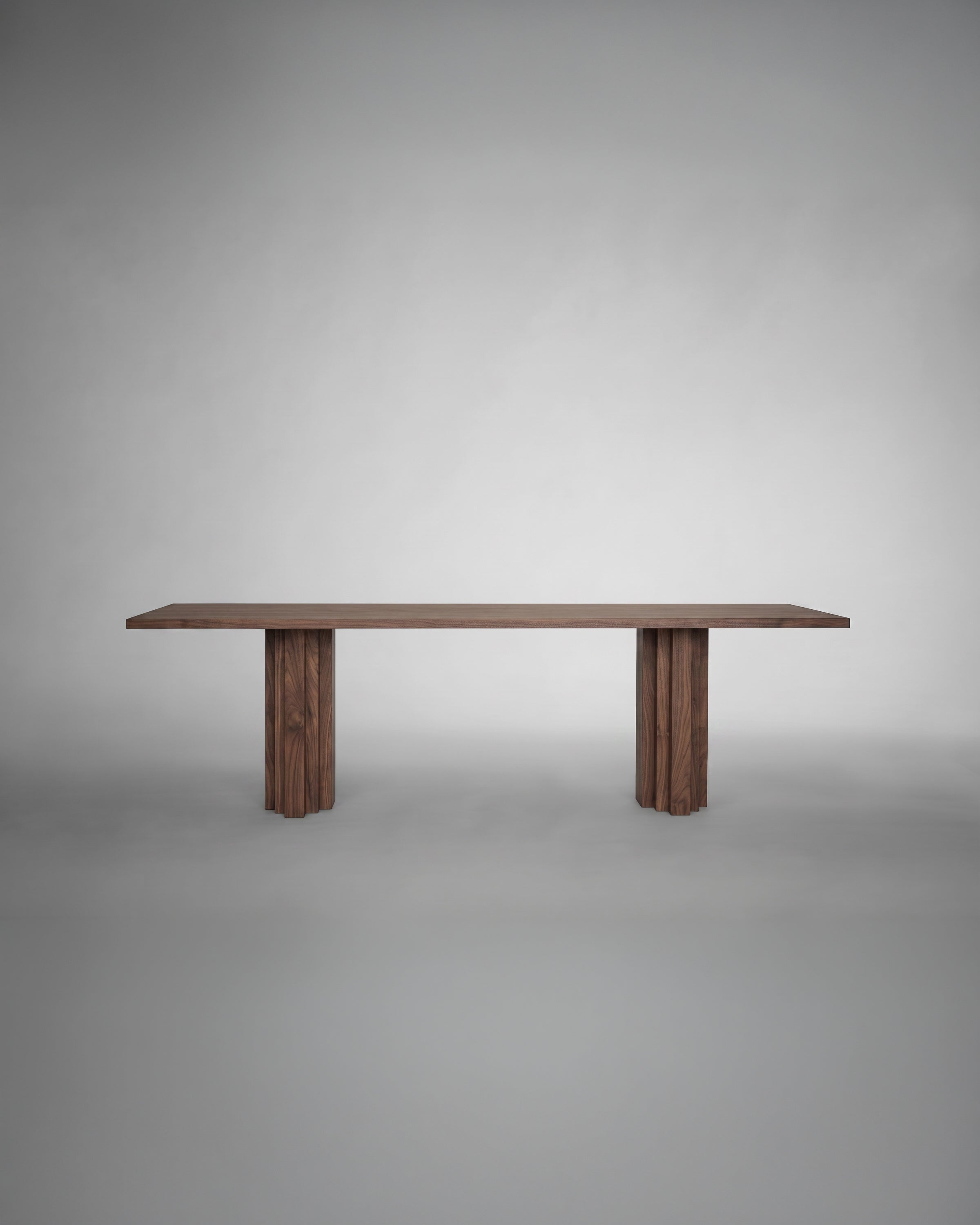 Brut Slim Table — close-up