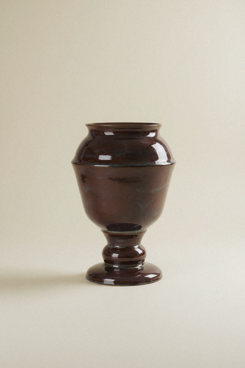 Grenat Foncé Vase in Ceramic — side view highlighting rich dark color