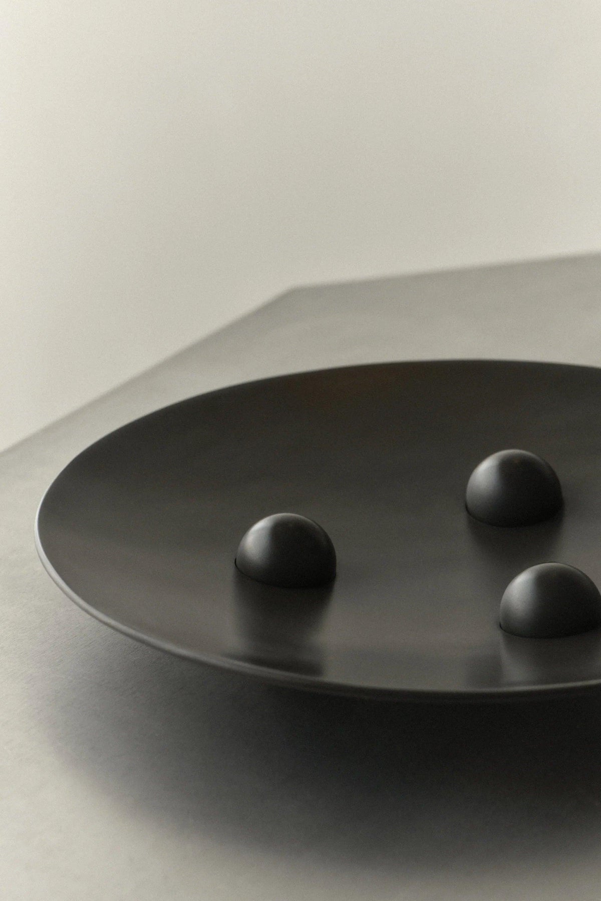 THE ROE STUDIO TRAY OBJECT 003 — side angle