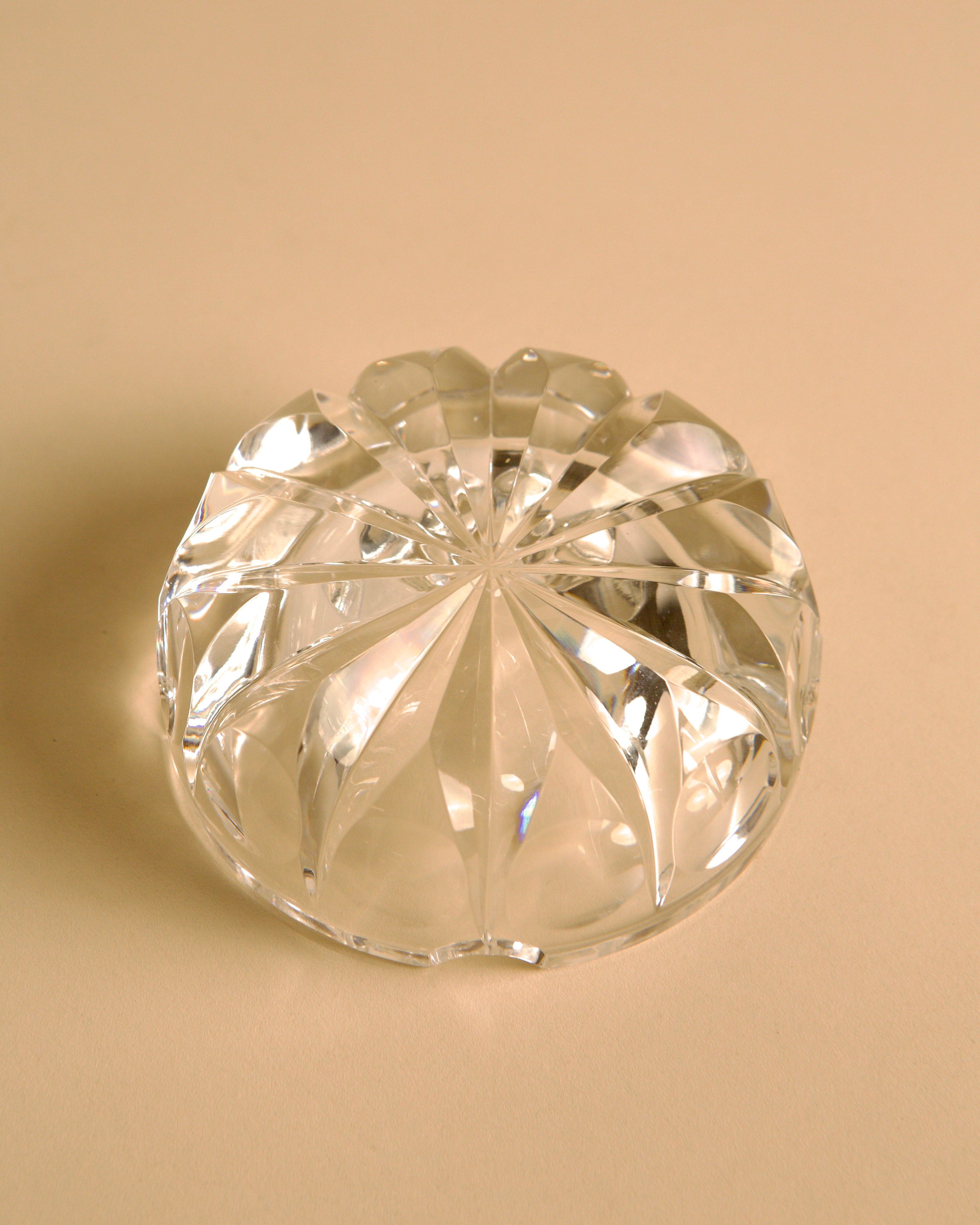 "Ambassadeur" clear crystal ashtray by Saint-Louis, 1970s — close-up