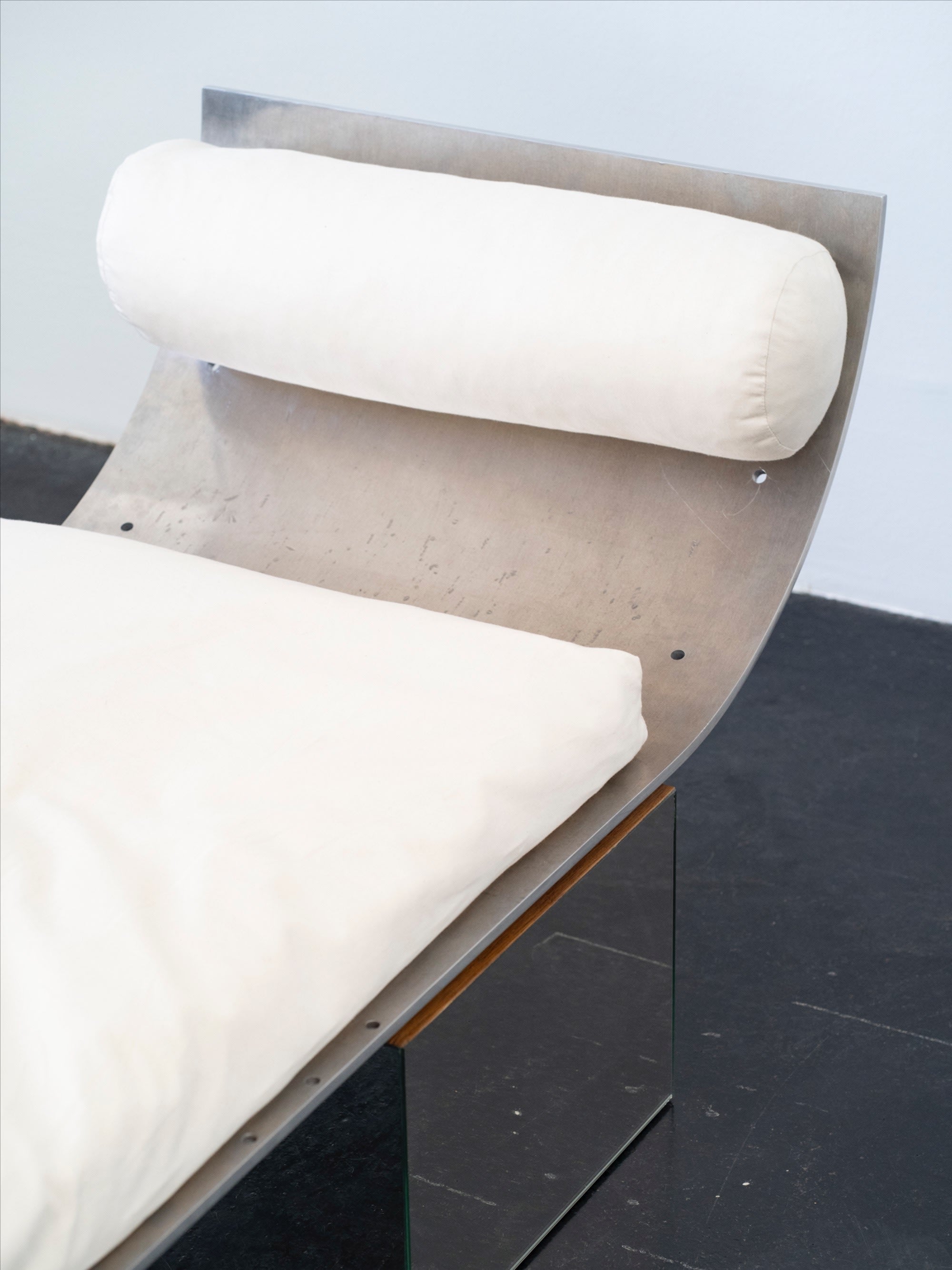 Minimalism Daybed DN_S2501 in Aluminium - Contemporary Industrial Collection