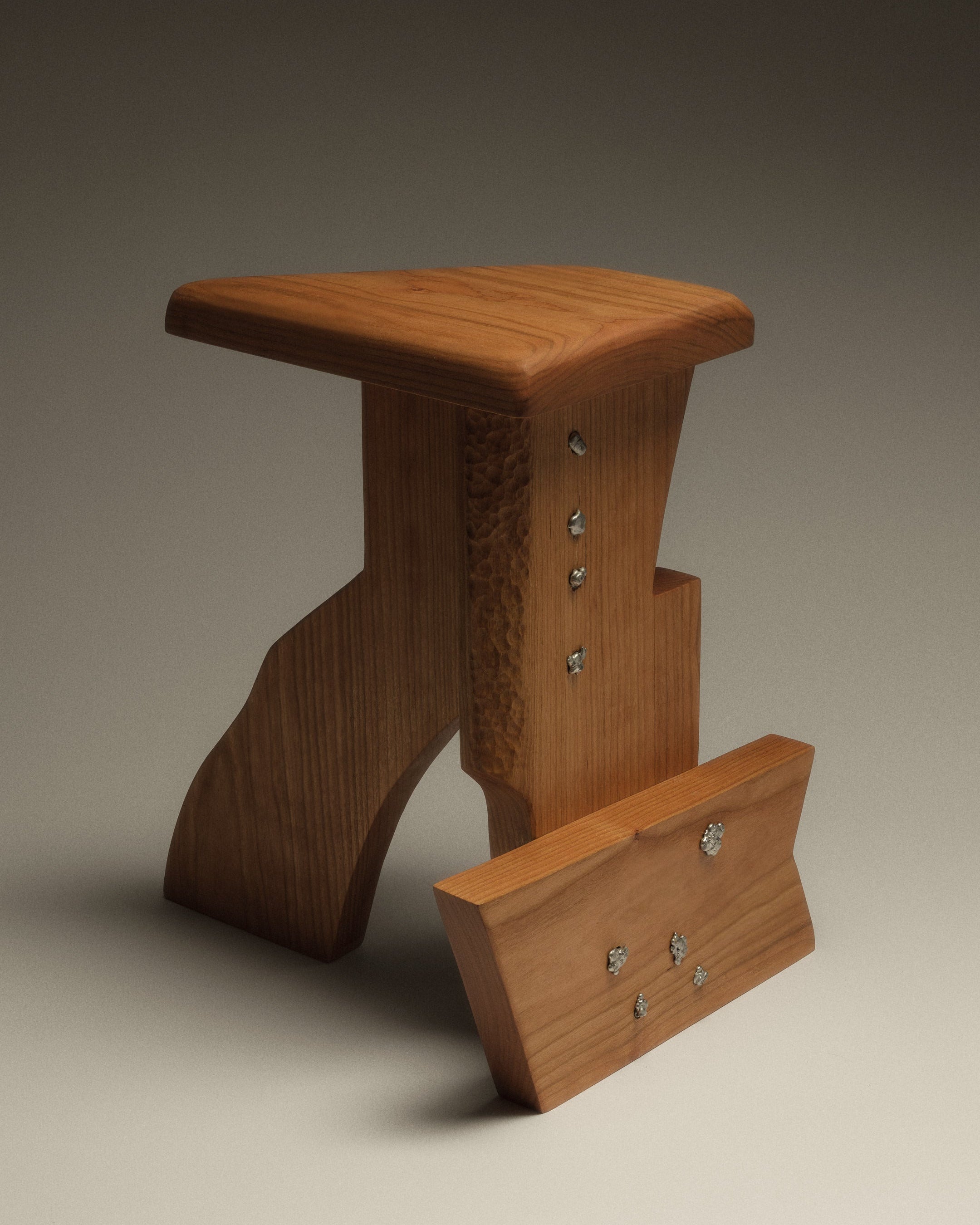 Carry-on stool/side table — detail view