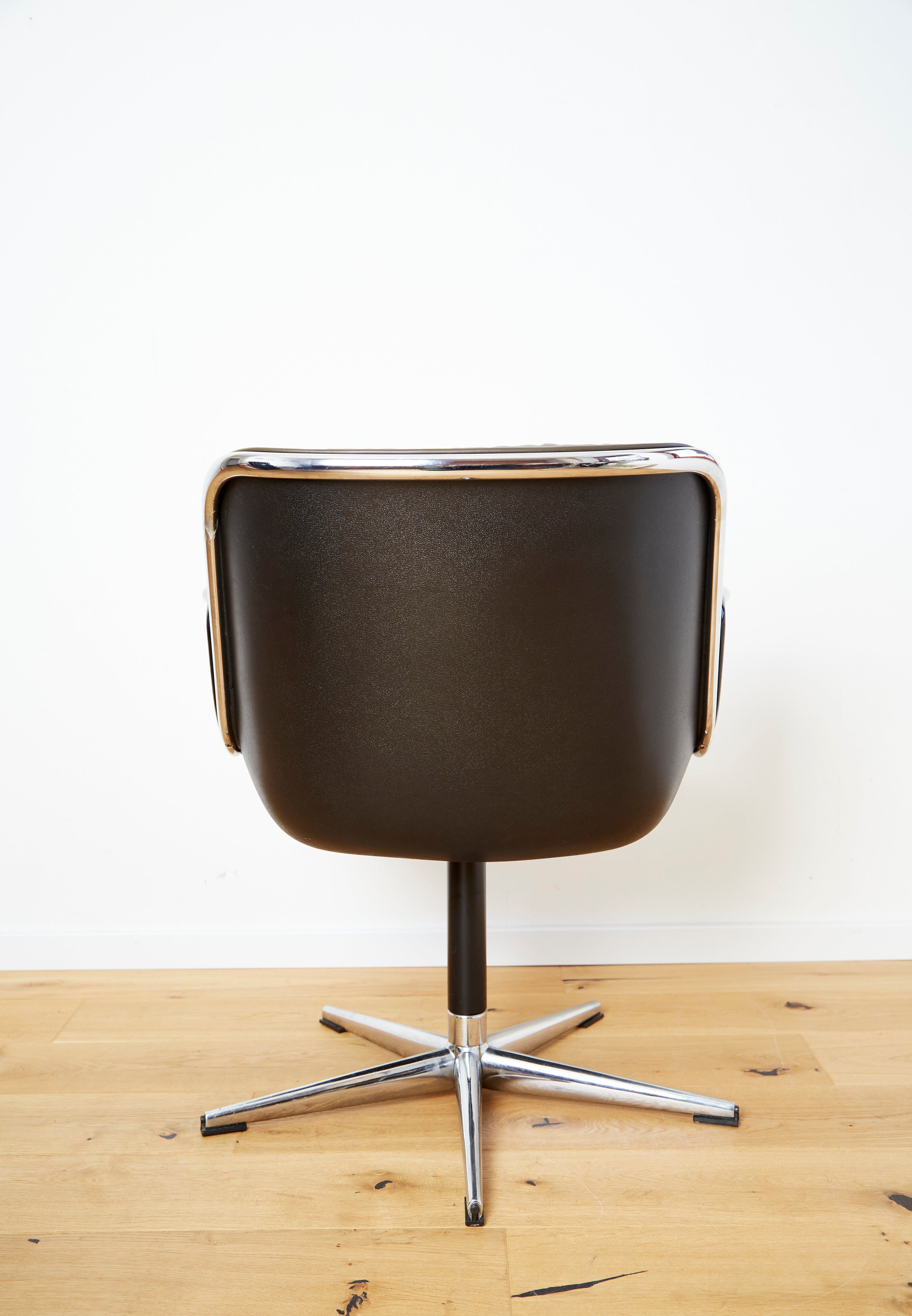 Chair Charles Pollock Executive Chair for Knoll Internationa