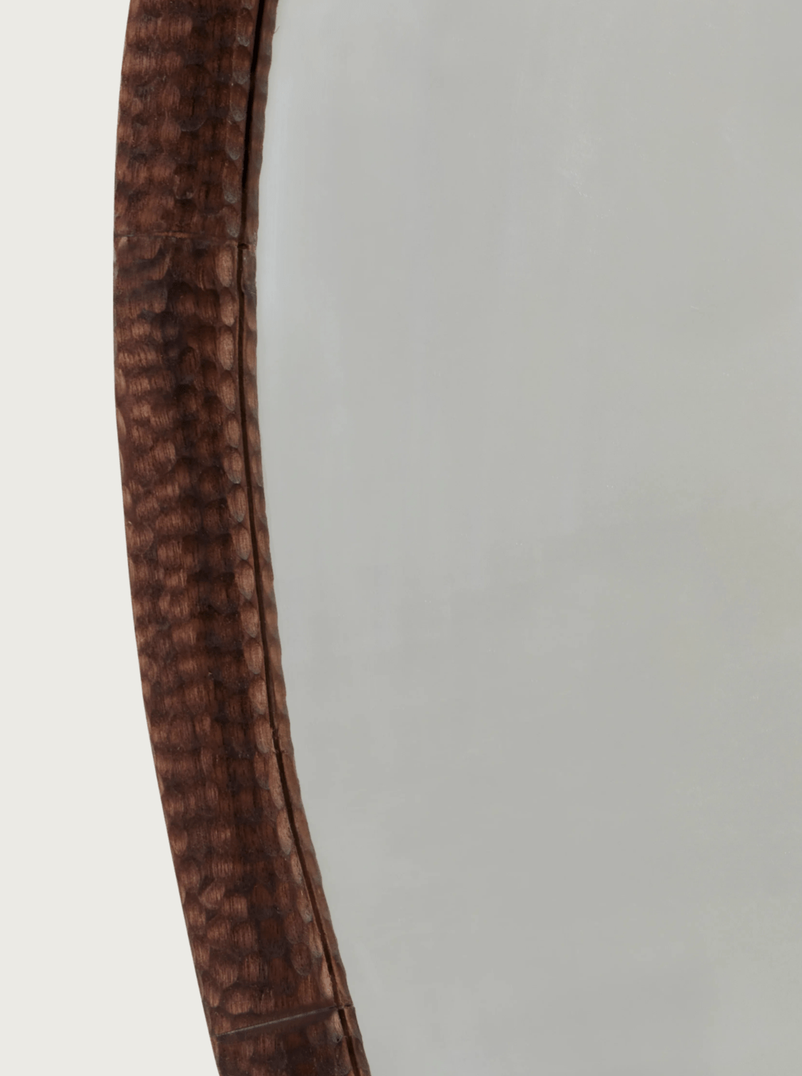Amarante Mirror oval — lifestyle setting