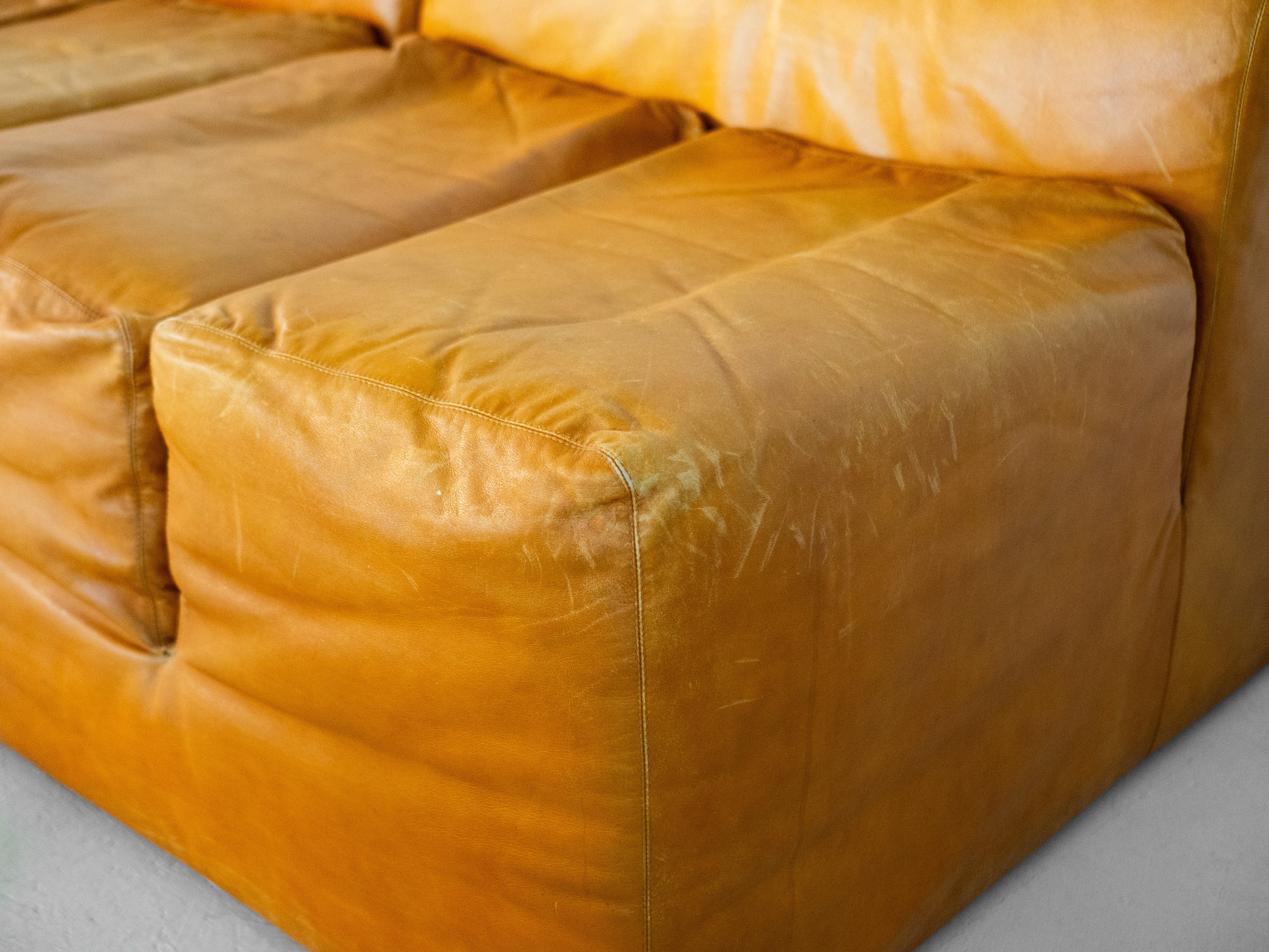 'Ipercubo 200' by Jonathan de Pas, D'Urbino, Lomazzi for Driade