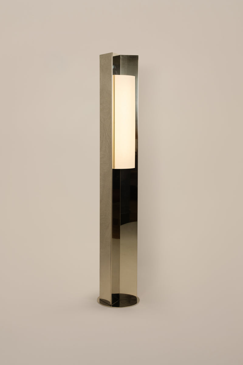 'Arrow 158' Floor Lamp — detail view