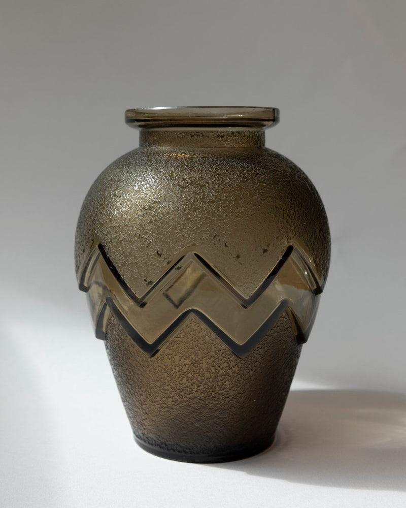 Art Deco Smoked Glass Chevron Vase, Daum Nancy, c. 1930s — detail view