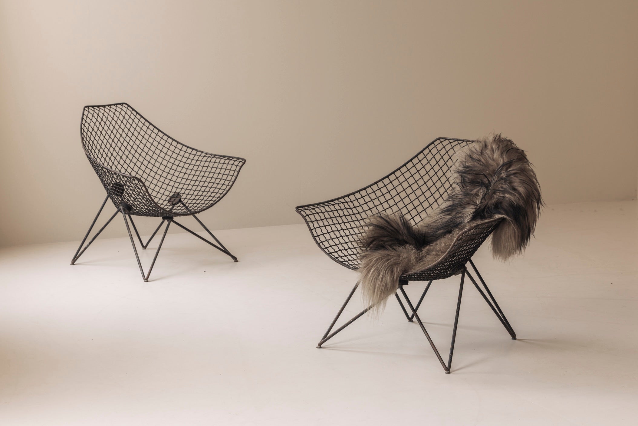 Exceptionally rare pair DU 43 lounge chairs by Gastone Rinaldi for RIMA, 1950s by Modern Living | The Oblist