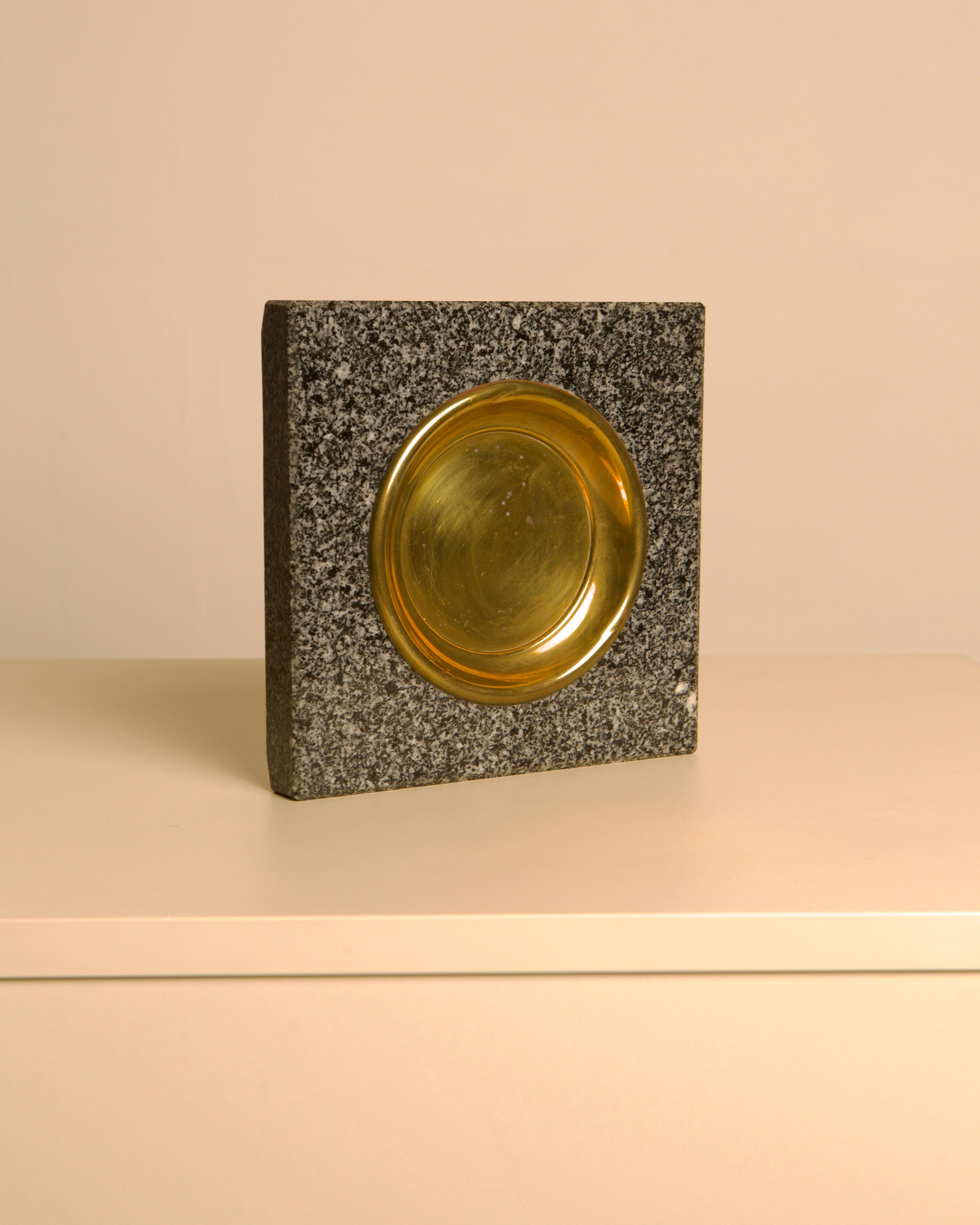 Italian granite and brass vide-poche, 1960s  — close-up