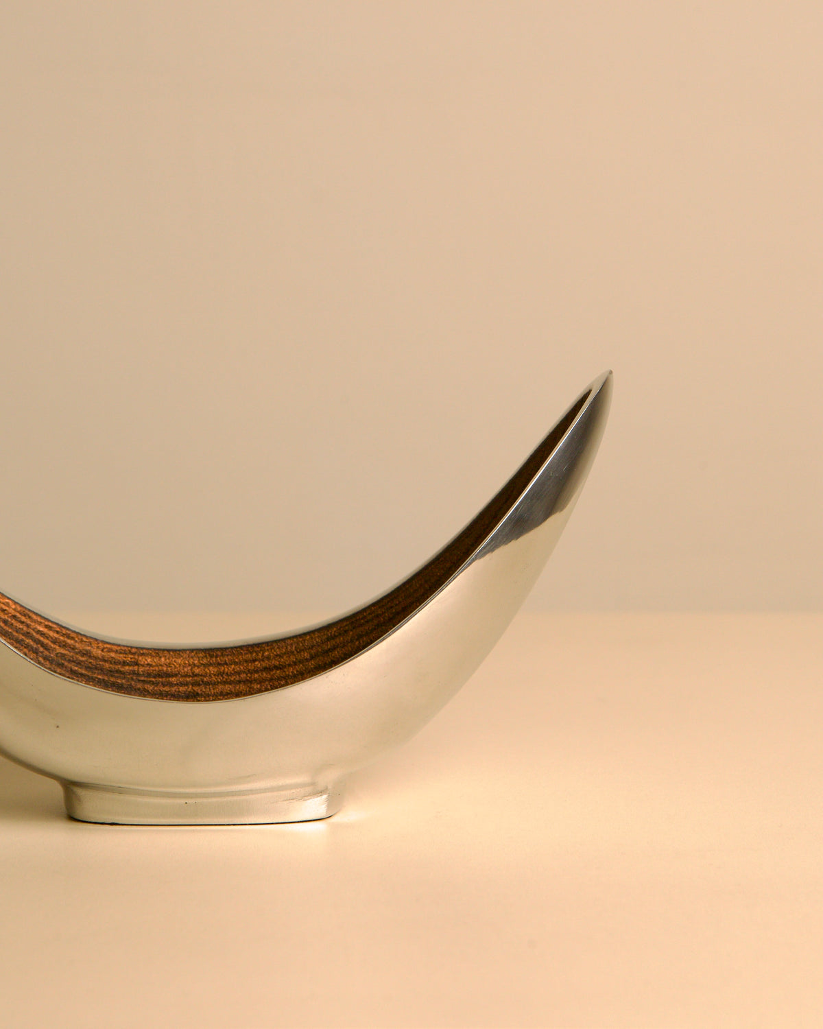 Italian brown and grey aluminium crescent catch-all by Simmi Italia, 1970s — close-up