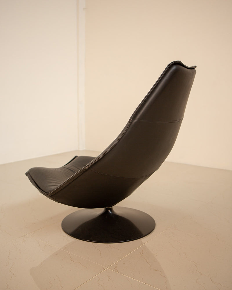 Brown leather F510 armchair side profile by Geoffrey Harcourt