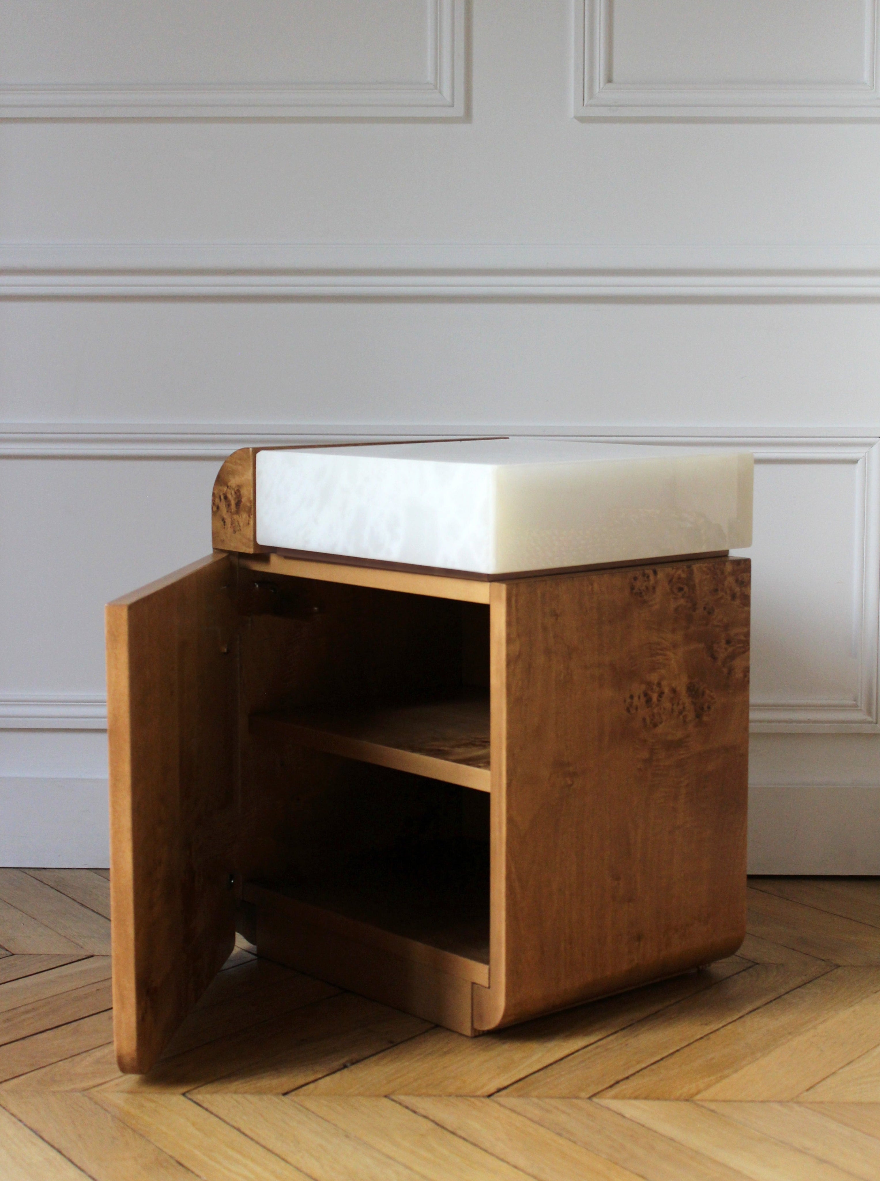 "Amo" Burl Wood and White Onyx Side Table — close-up