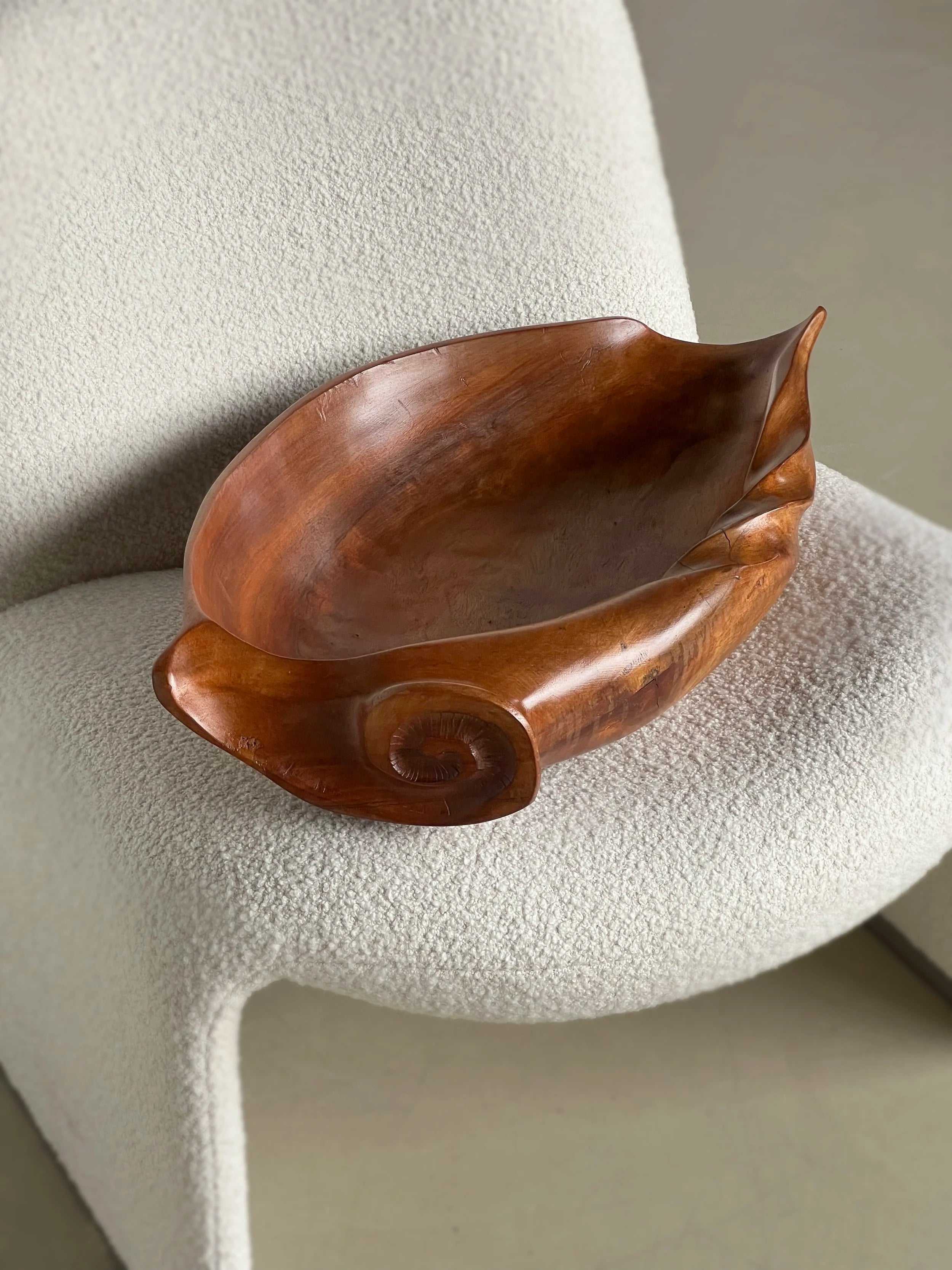 Vintage Shell Dish in Wood - Large Carved Collection — detail view