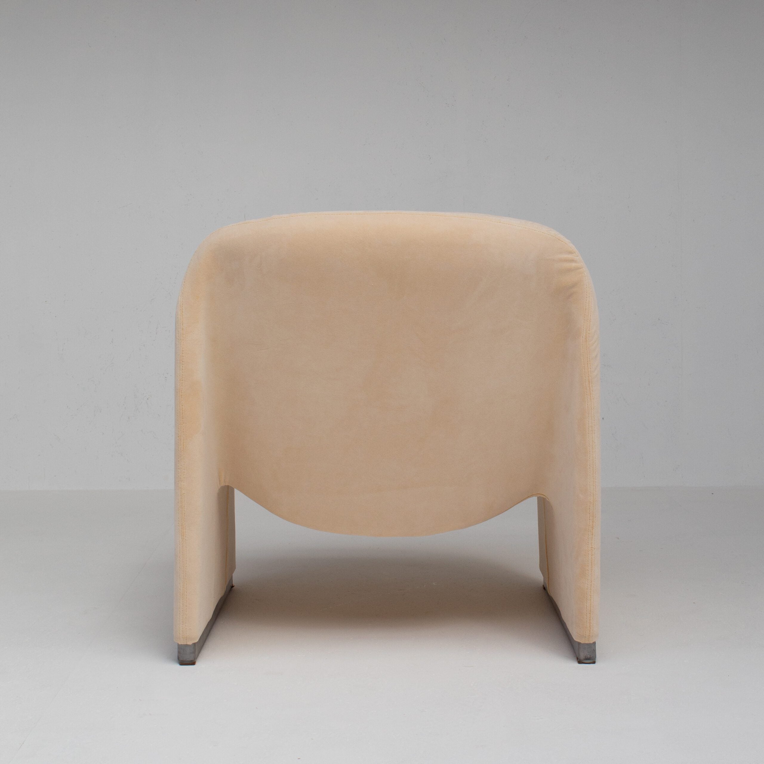 Alky Chair by Giancarlo Piretti — close-up