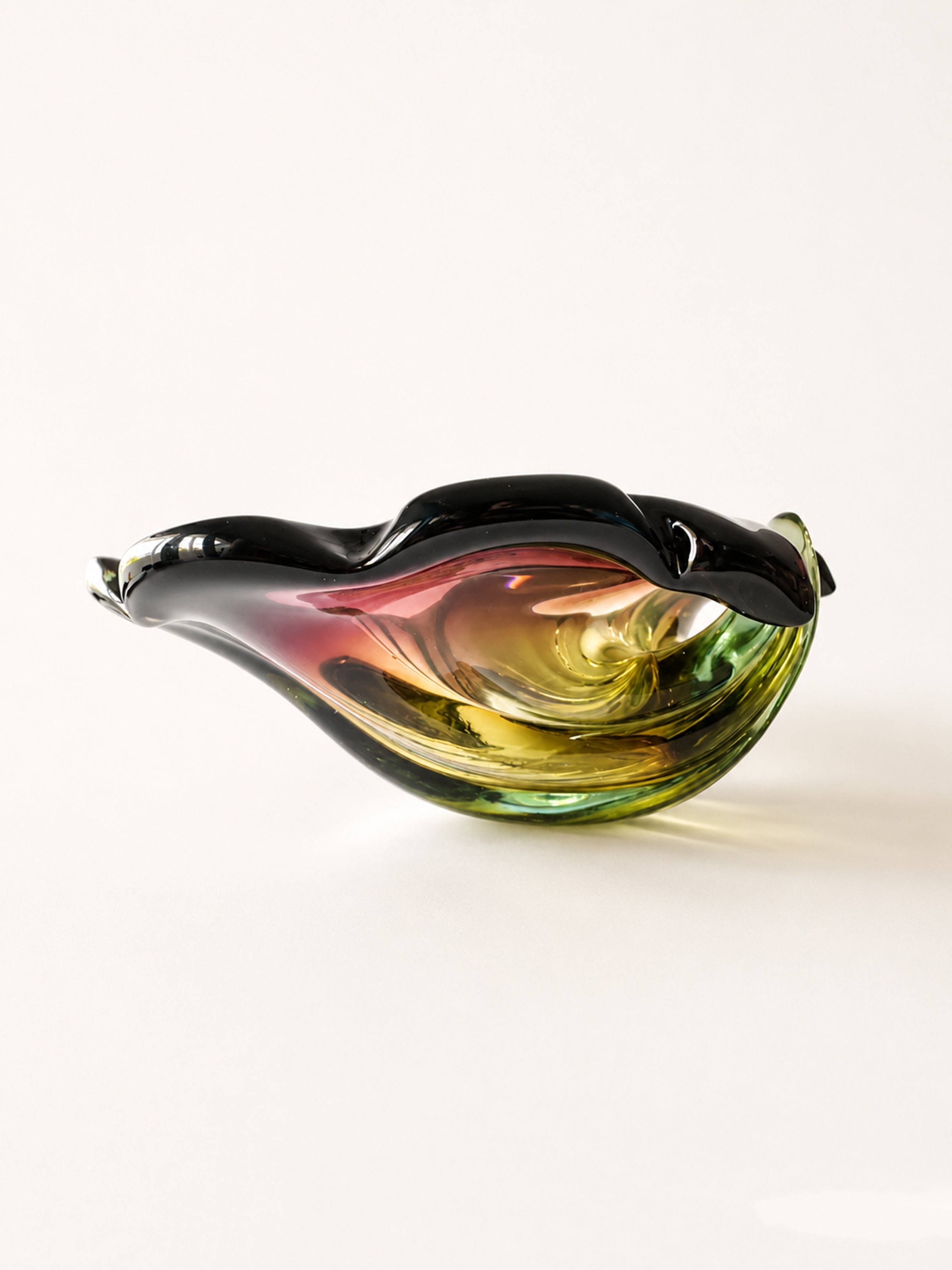 Murano glass shell vide-poche - 1970s — side angle