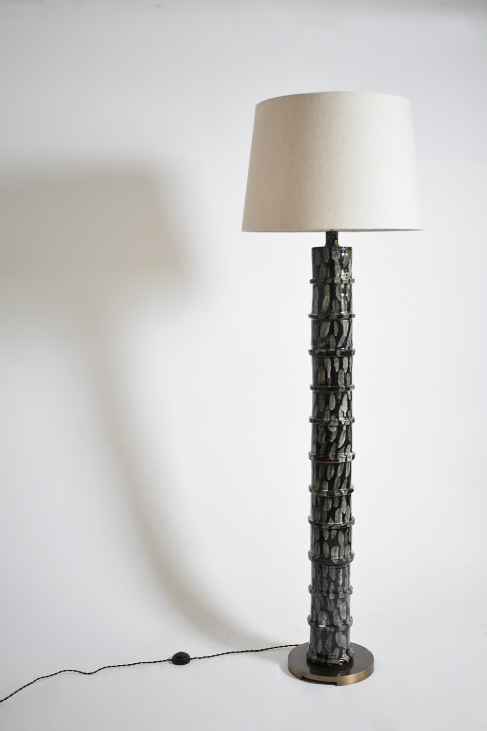 "Inle" Grey and Black Ceramic Floor Lamp, Barracuda Edition — detail view