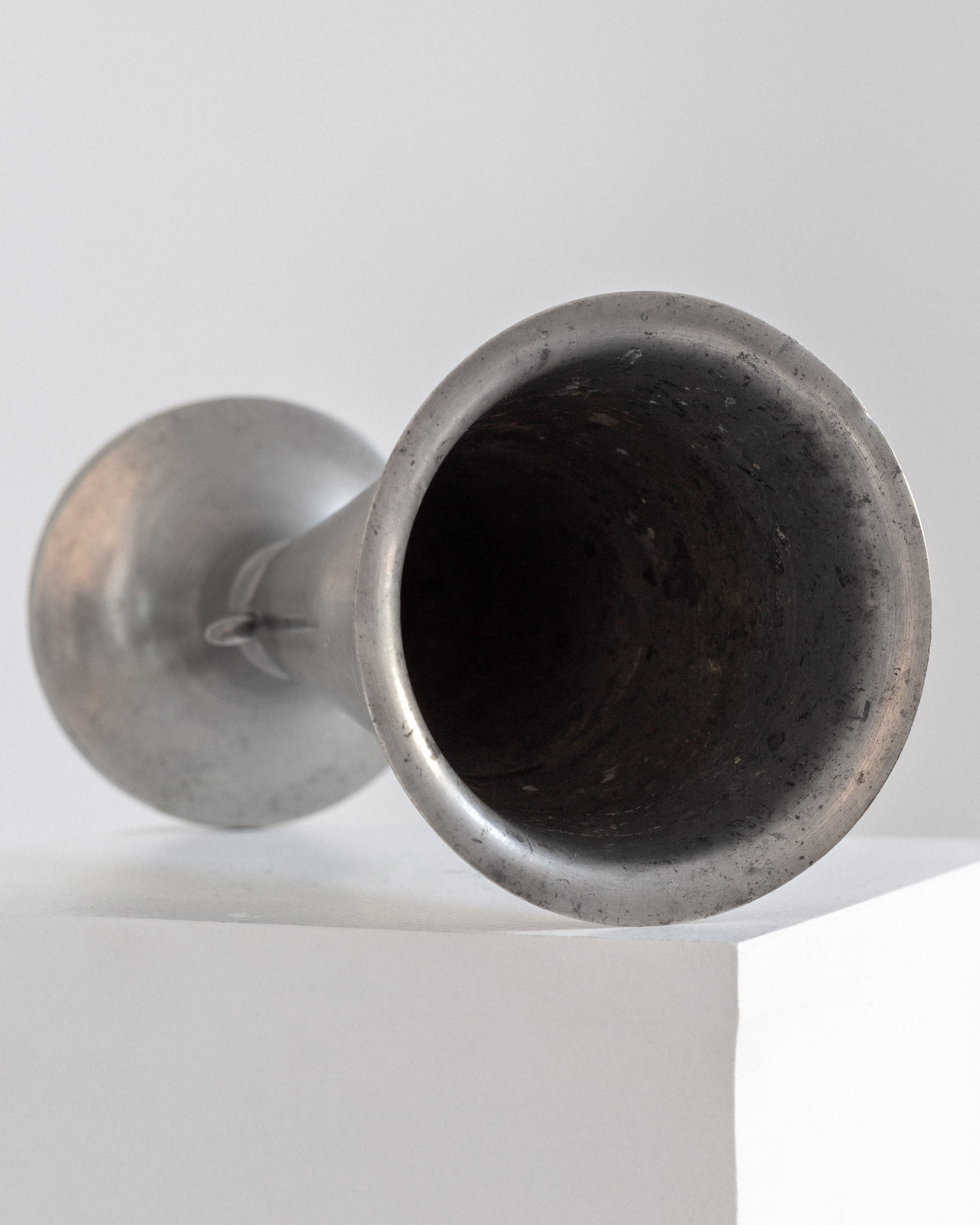 Vase en étain Art Déco par C.G. Hallberg, Suède, 1935