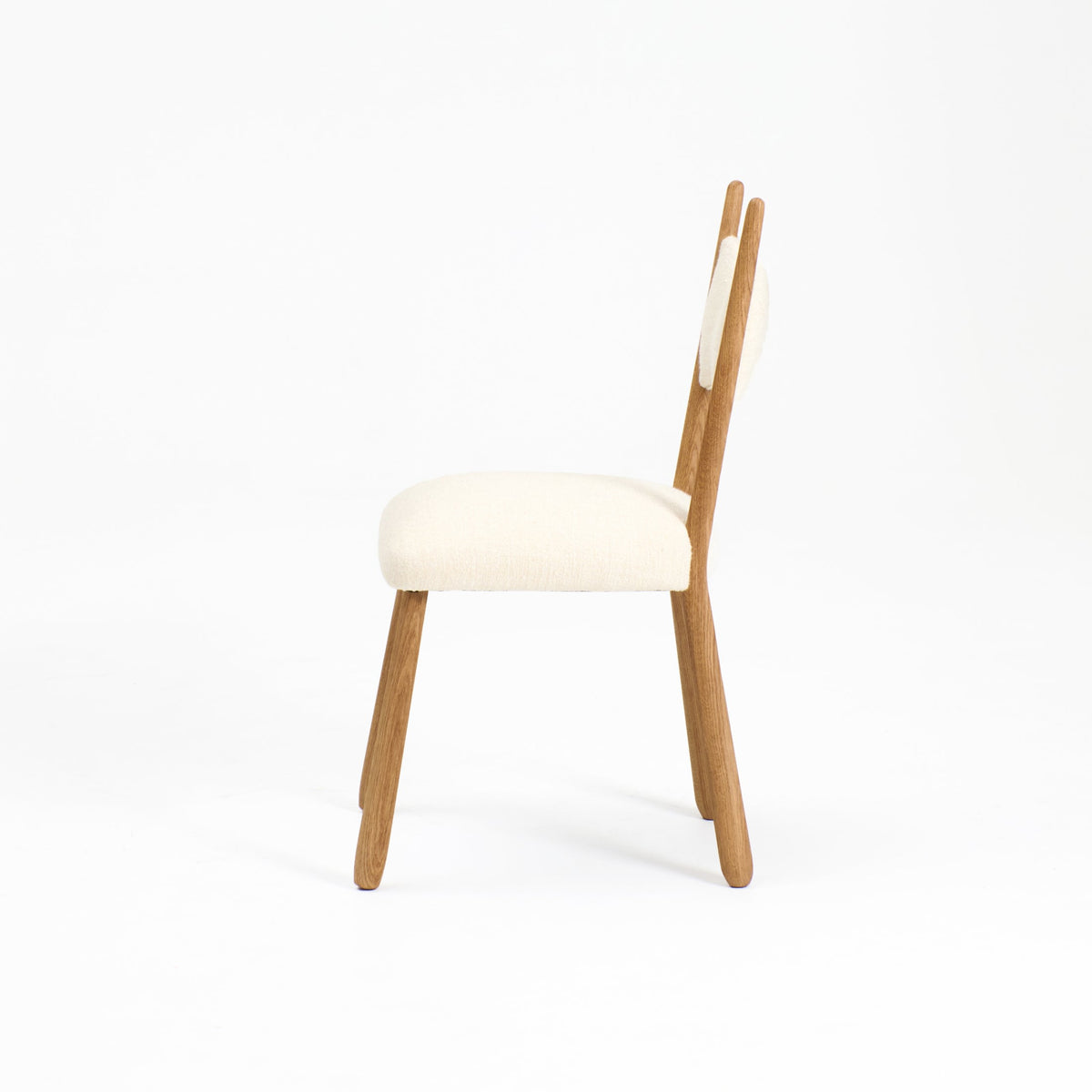 Perícia Dining chair — side angle