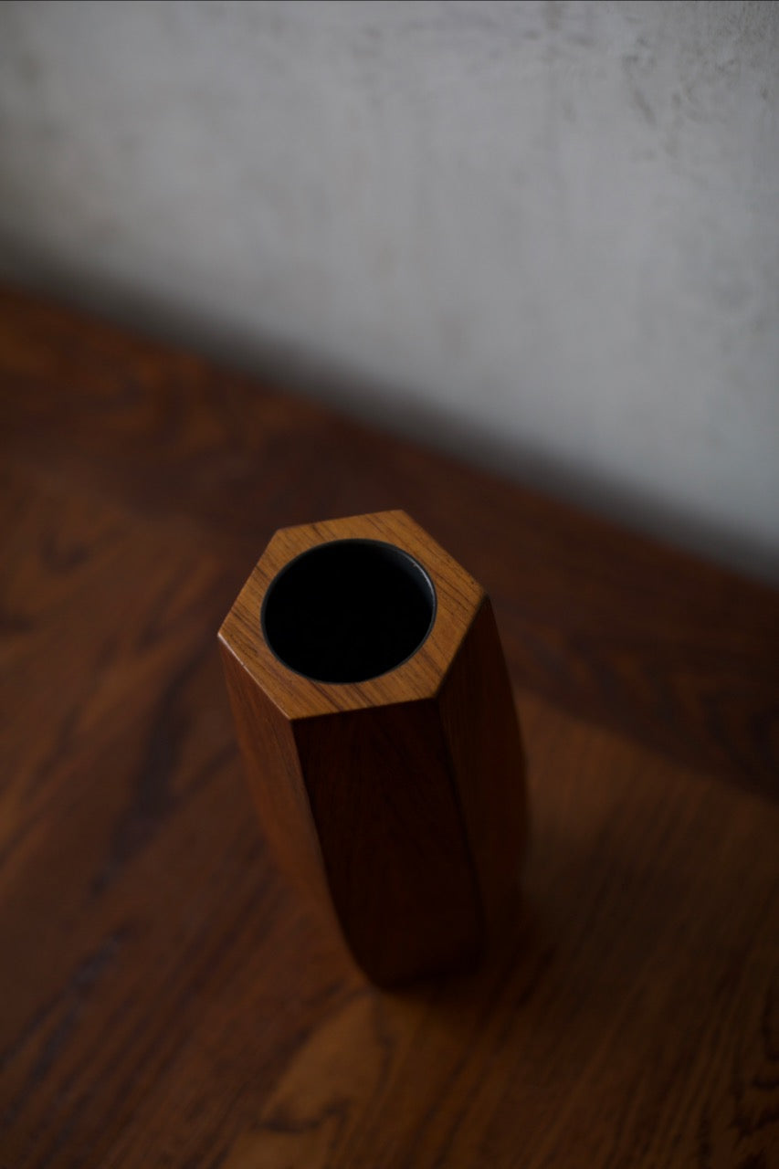 1960's Wooden Vase — top view of hexagonal wooden shape