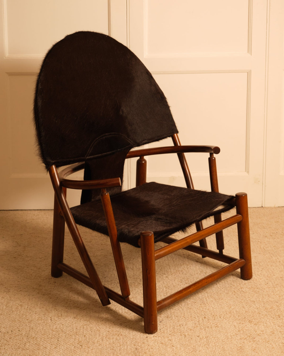 Hoop G23 Lounge Chairs — close-up