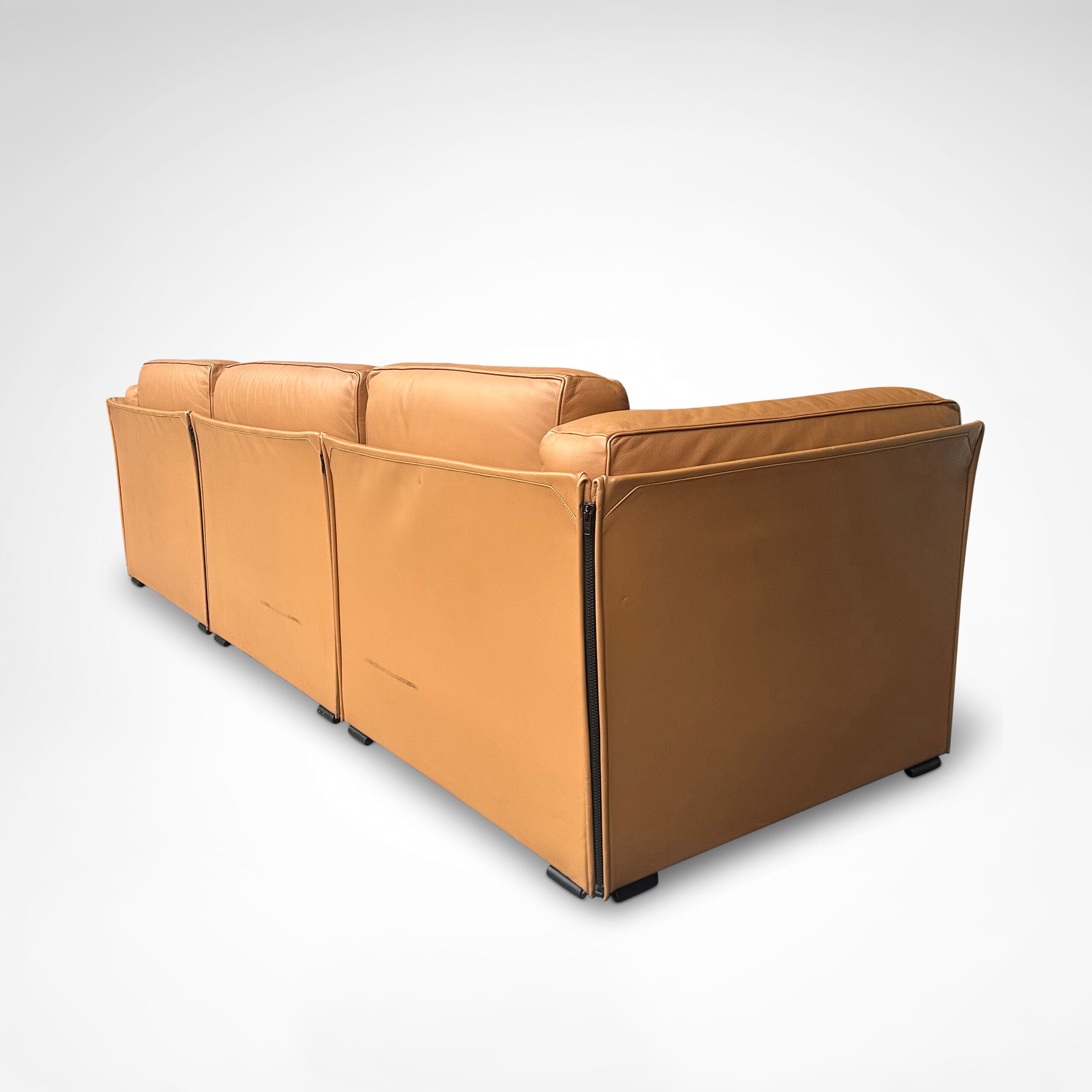 Duc Camel Leather 3-Seater Sofa by Mario Bellini for Cassina, 1990s — additional view