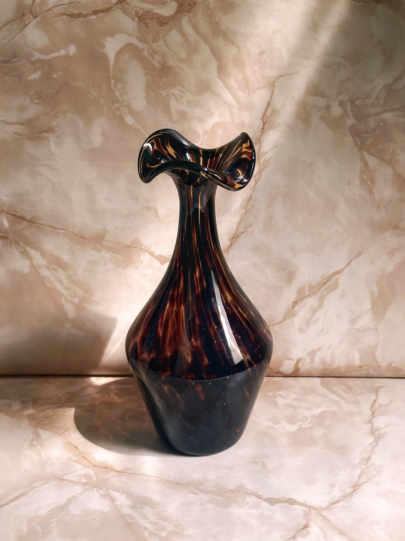 Large 1960s Murano tortoiseshell glass vase with ruffled rim