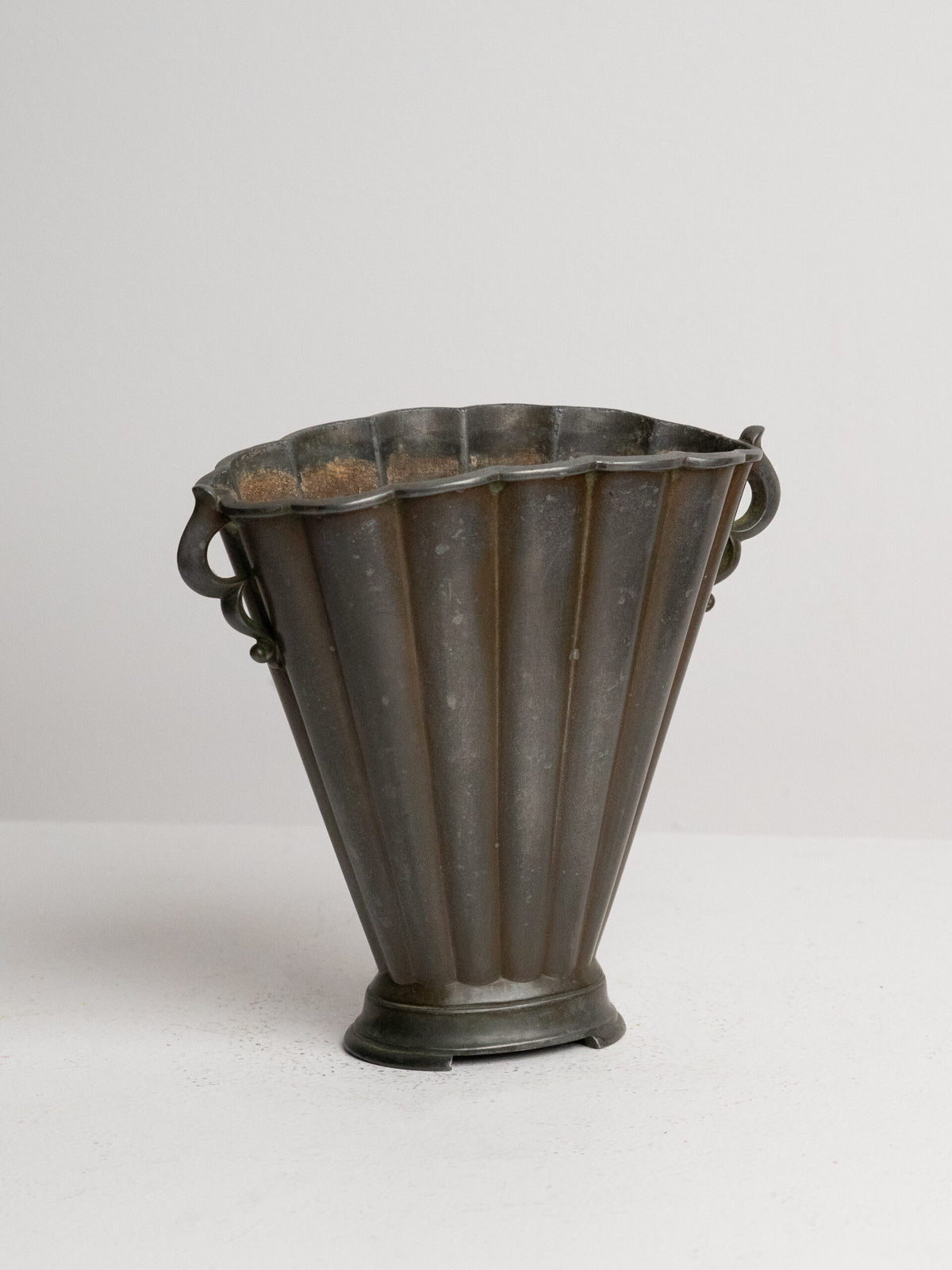 Just Andersen Fan Vase in Disko Metal, Model D20, Denmark 1920s — close-up