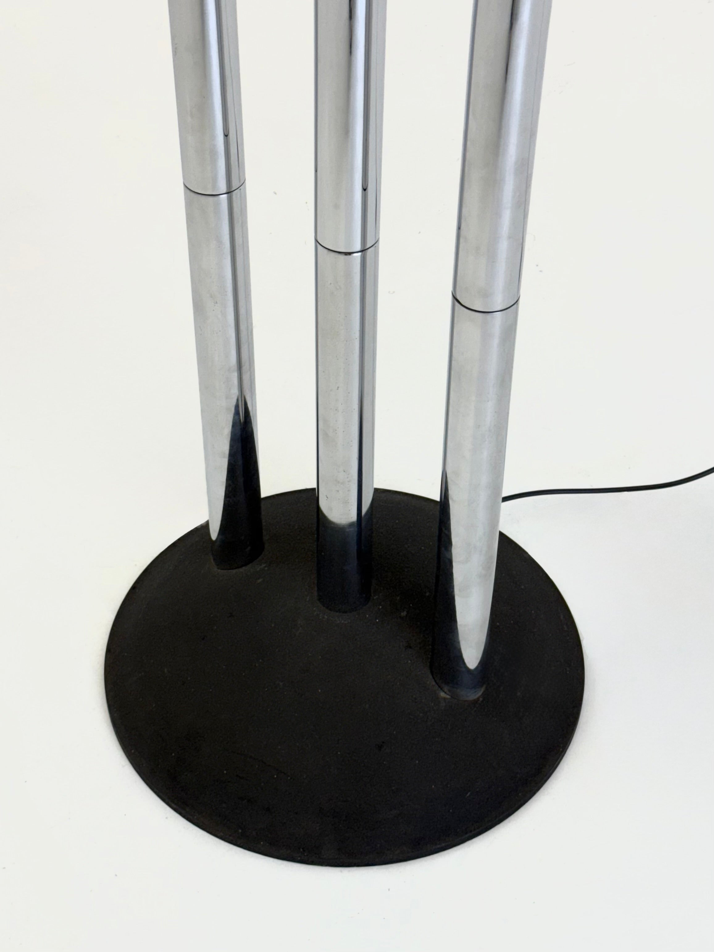 Chrome tubular frame designer floor lamp by Goffredo Reggiani — view 11
