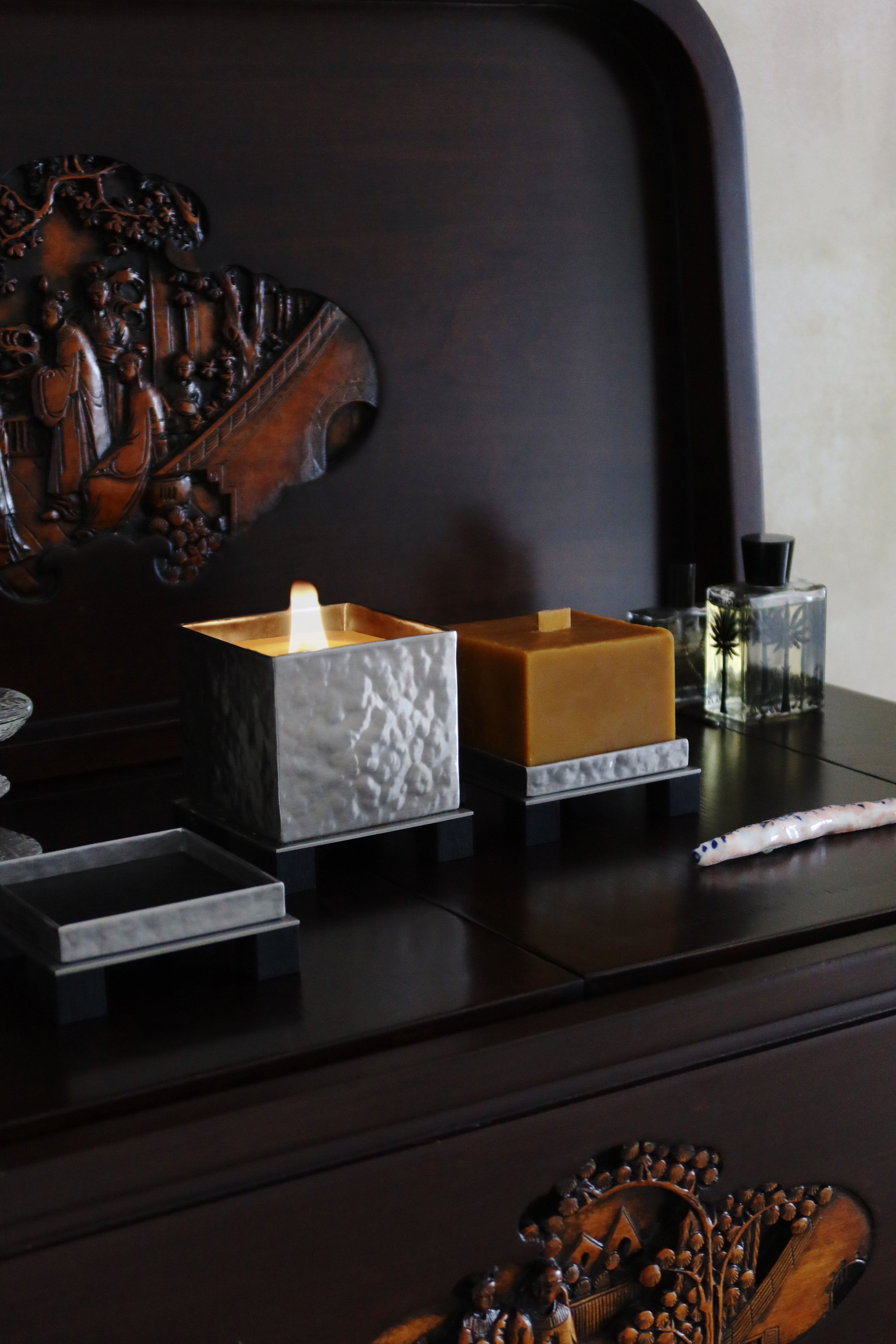 Minimalistic Candle Holder M with candle - Yuma Collection — side angle