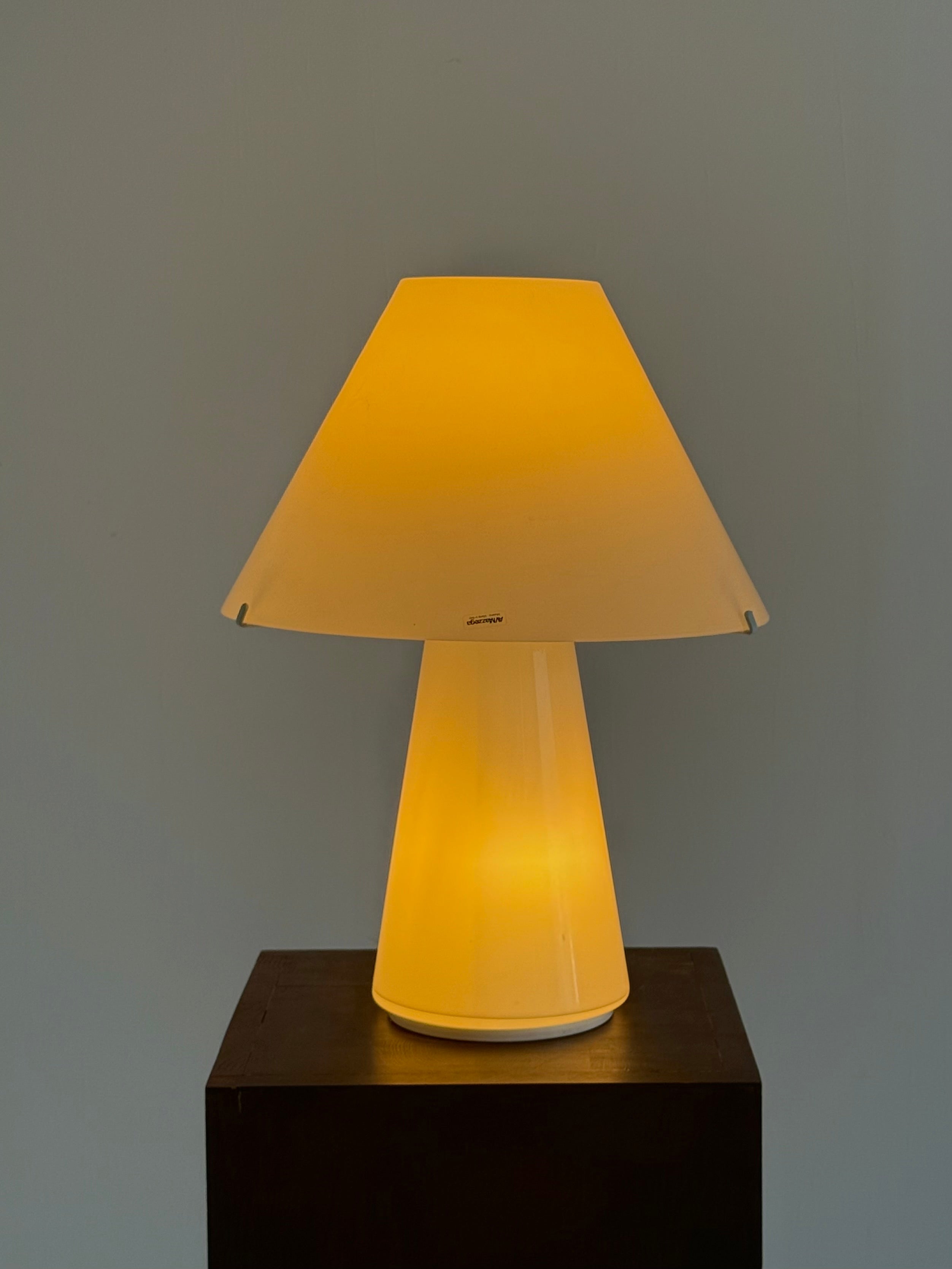 Vintage Italian Mushroom Table Lamp by Carlo Nason for AV Mazzega large — close-up