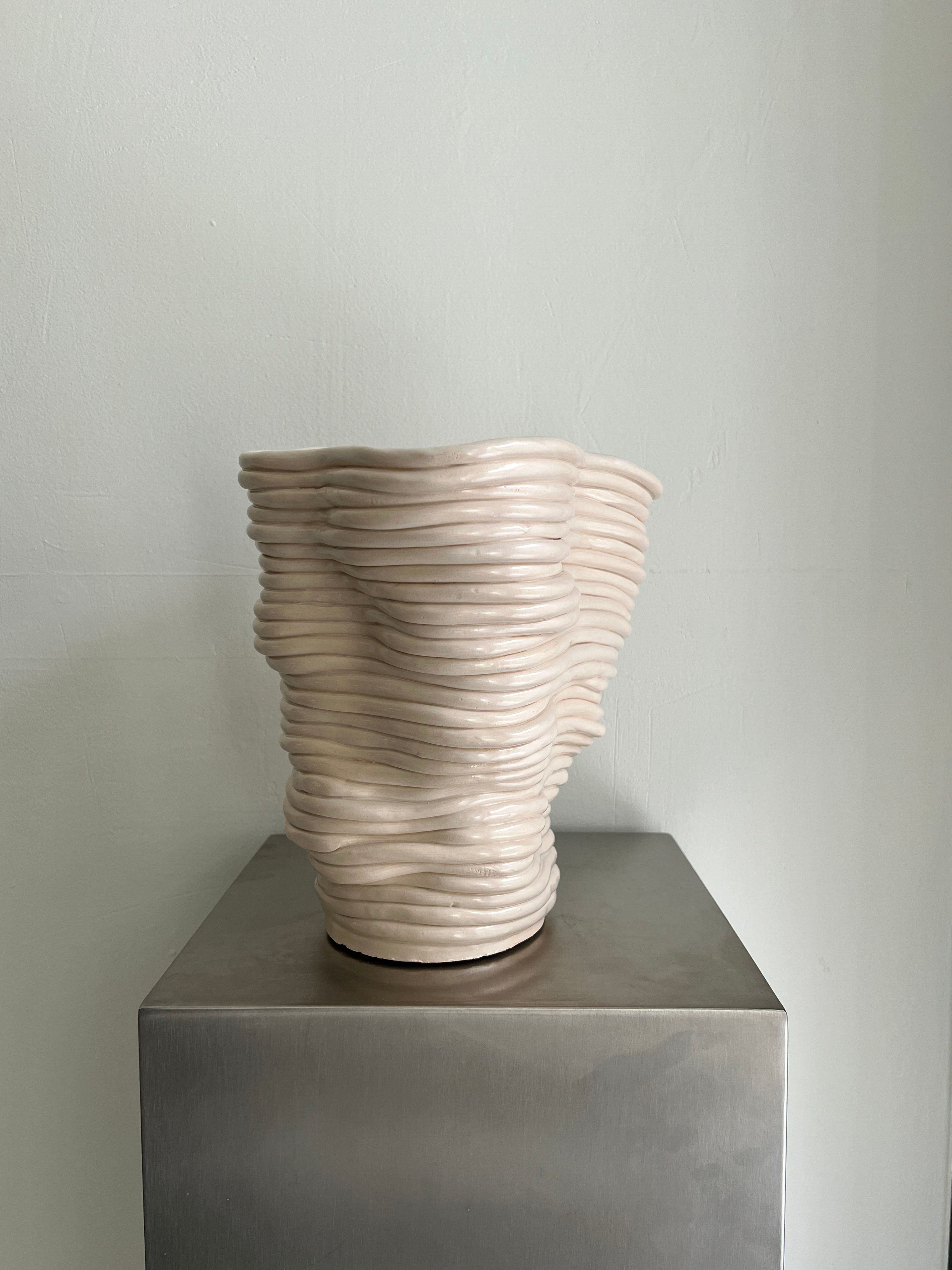 Wobbly Vase Natural — detail view