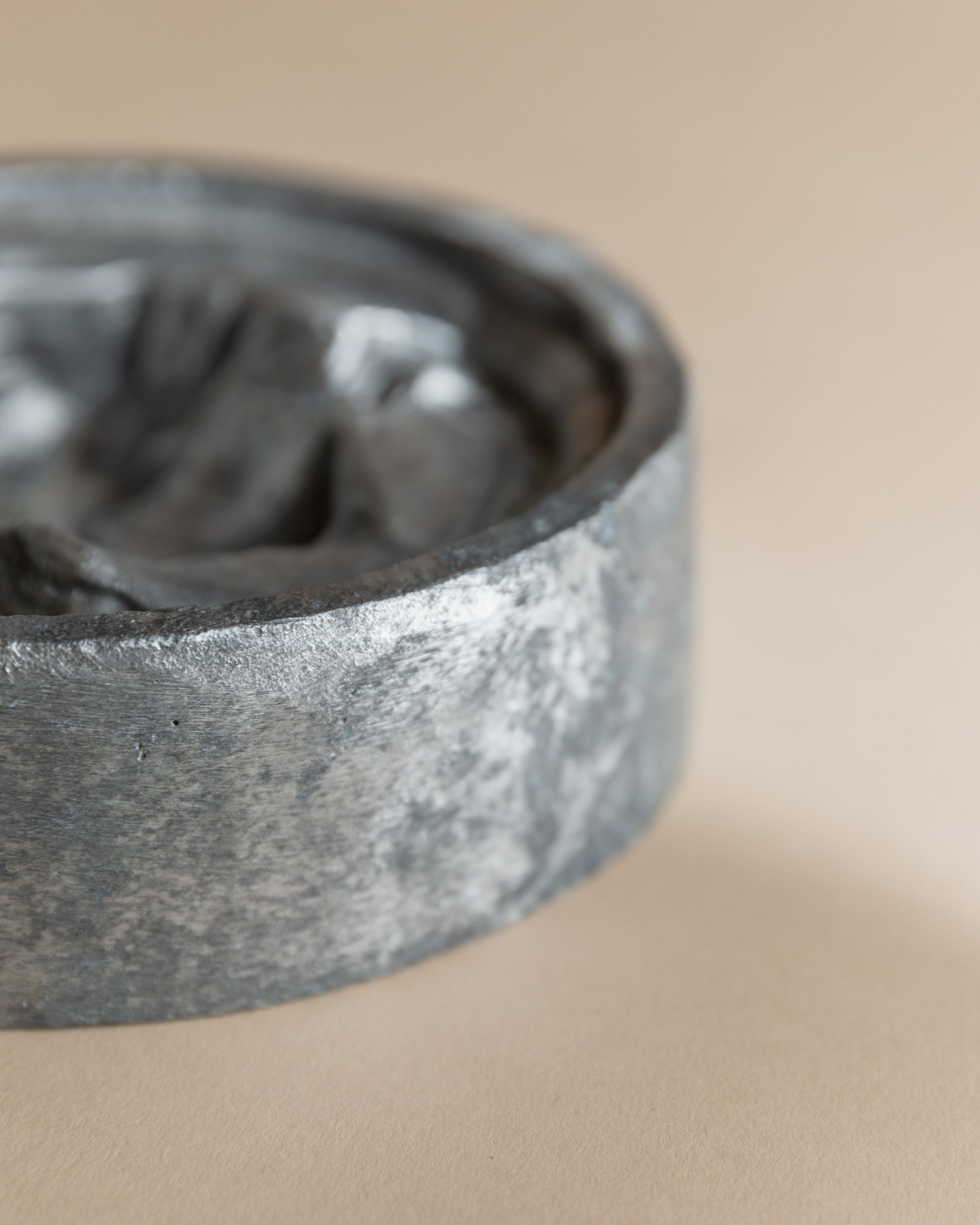 Cendrier en Métal Relief de Visage, Italie Années 1950