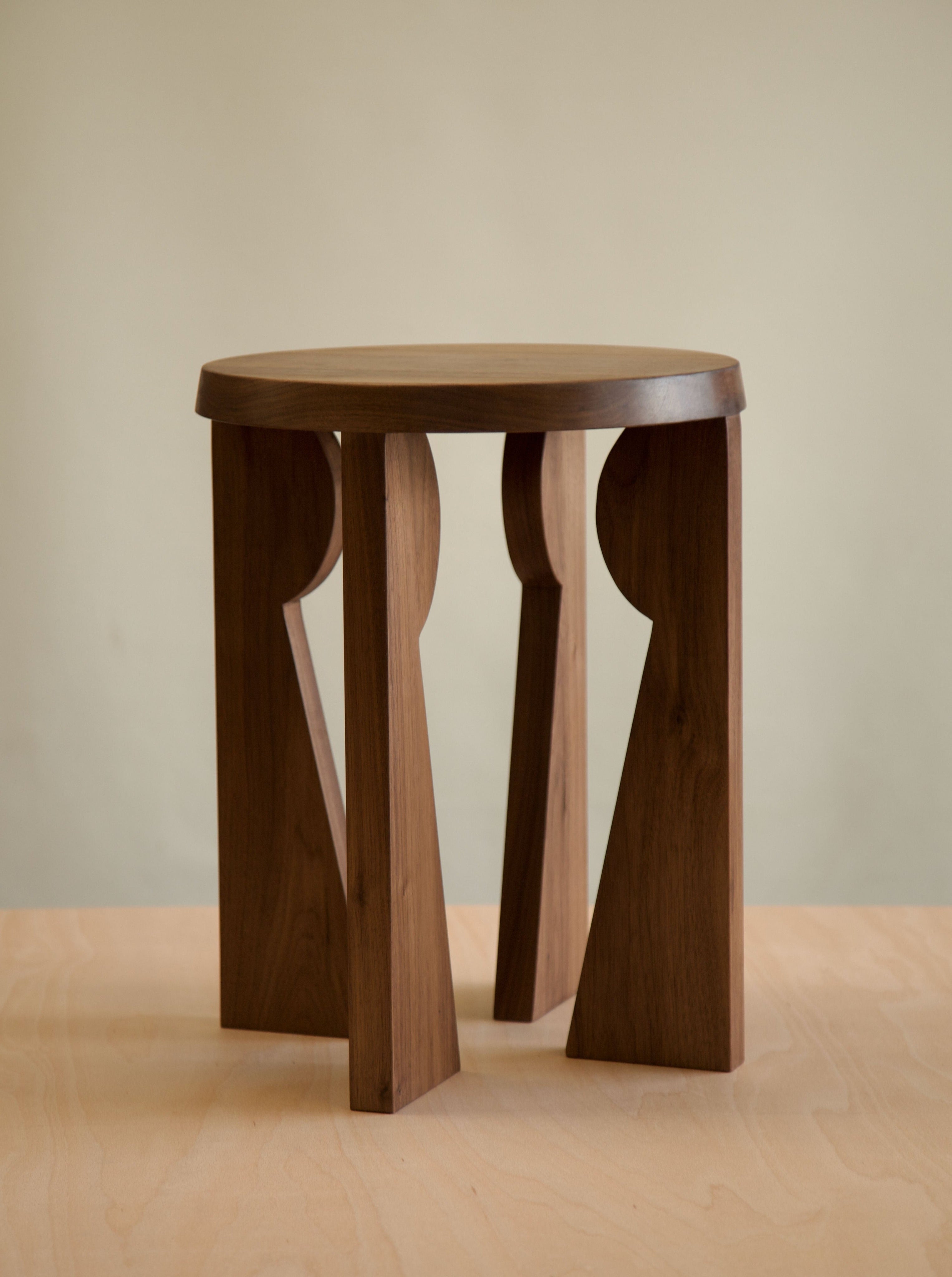 Figure Side Table 04 — side angle