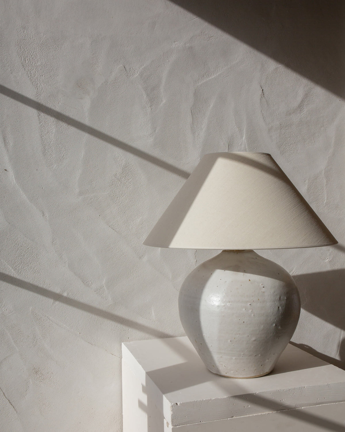 Contemporary Table Lamps in Ceramic "Méga" — in context