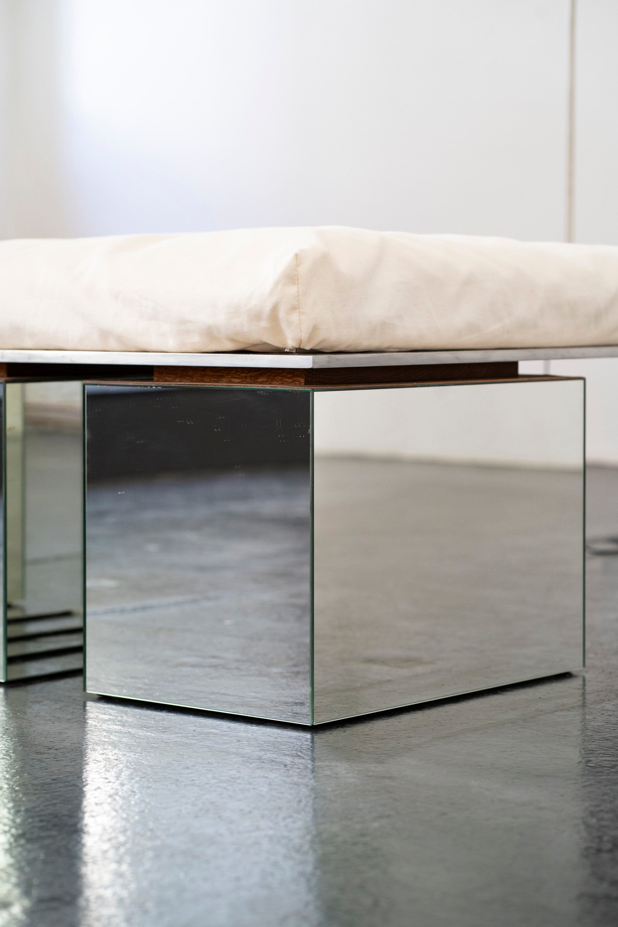 Minimalism Daybed DN_S2501 in Aluminium - Contemporary Industrial Collection