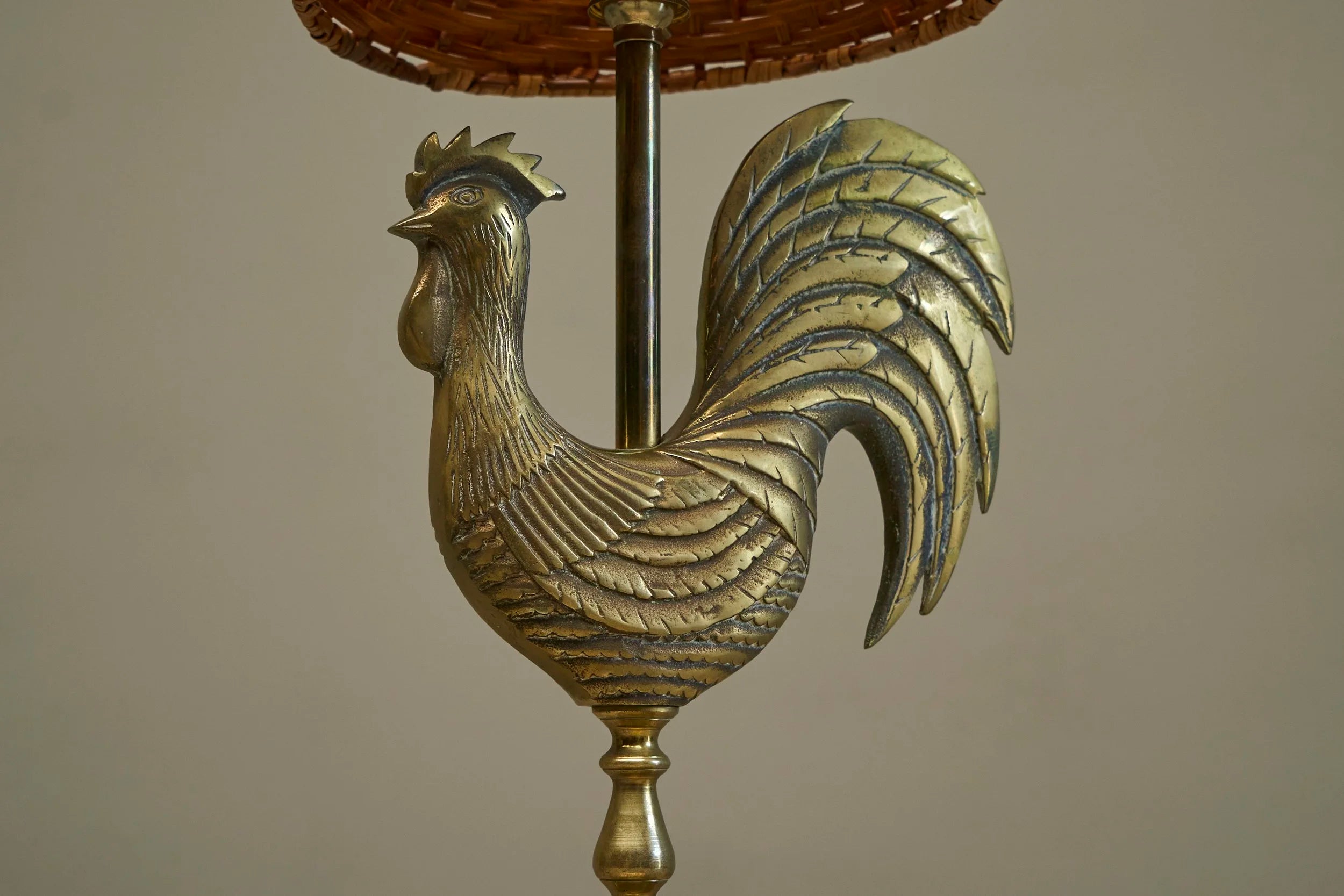 Fantastic French 'Le Coq d'Or' Rooster Table Lamp in Sand Cast Brass with Rattan Shade, 1960s — close-up
