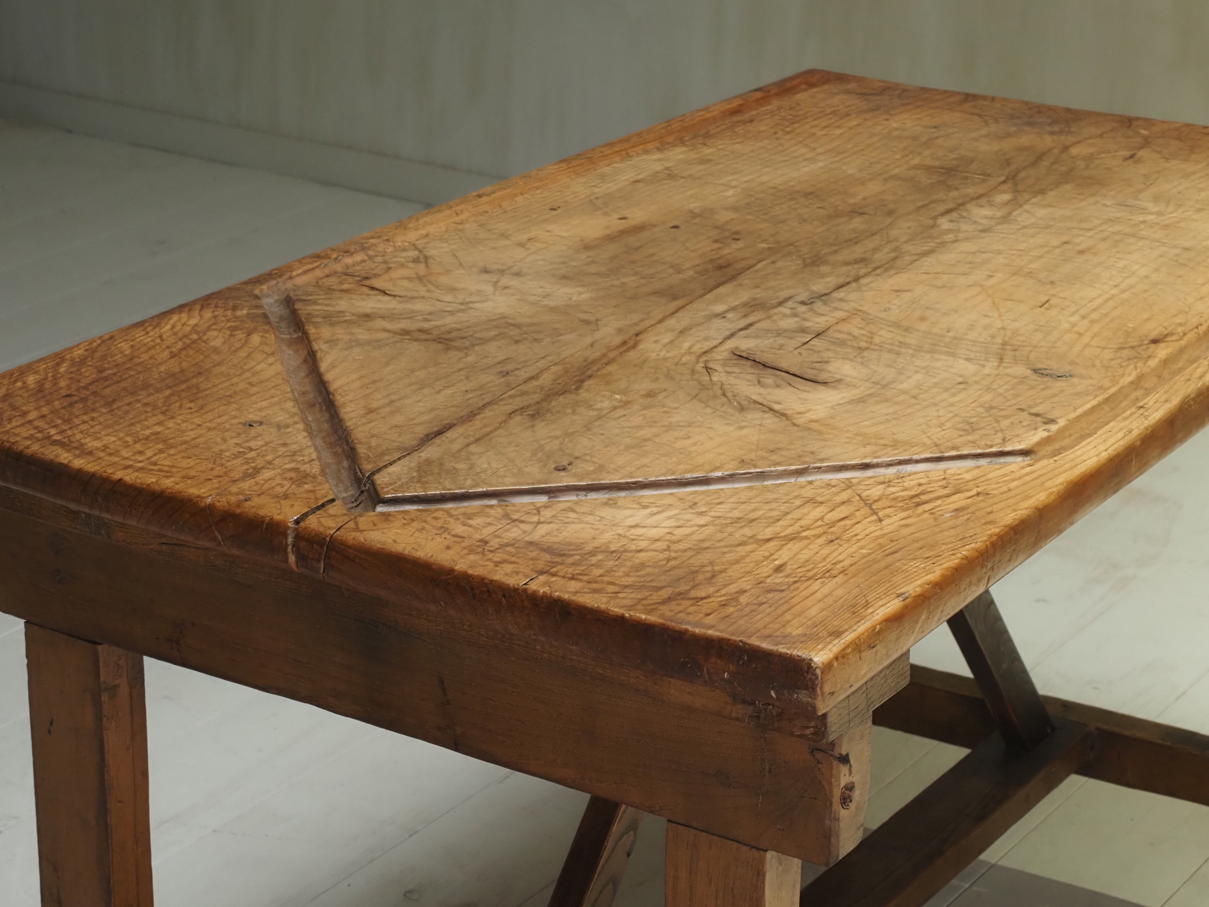 Italian Work Table — close-up