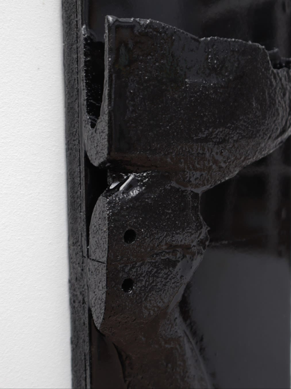 Graal Bas-relief — side angle