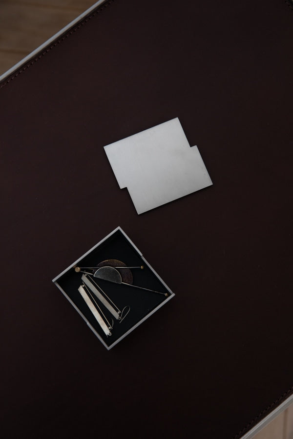 Carlo - Small desk set — detail view