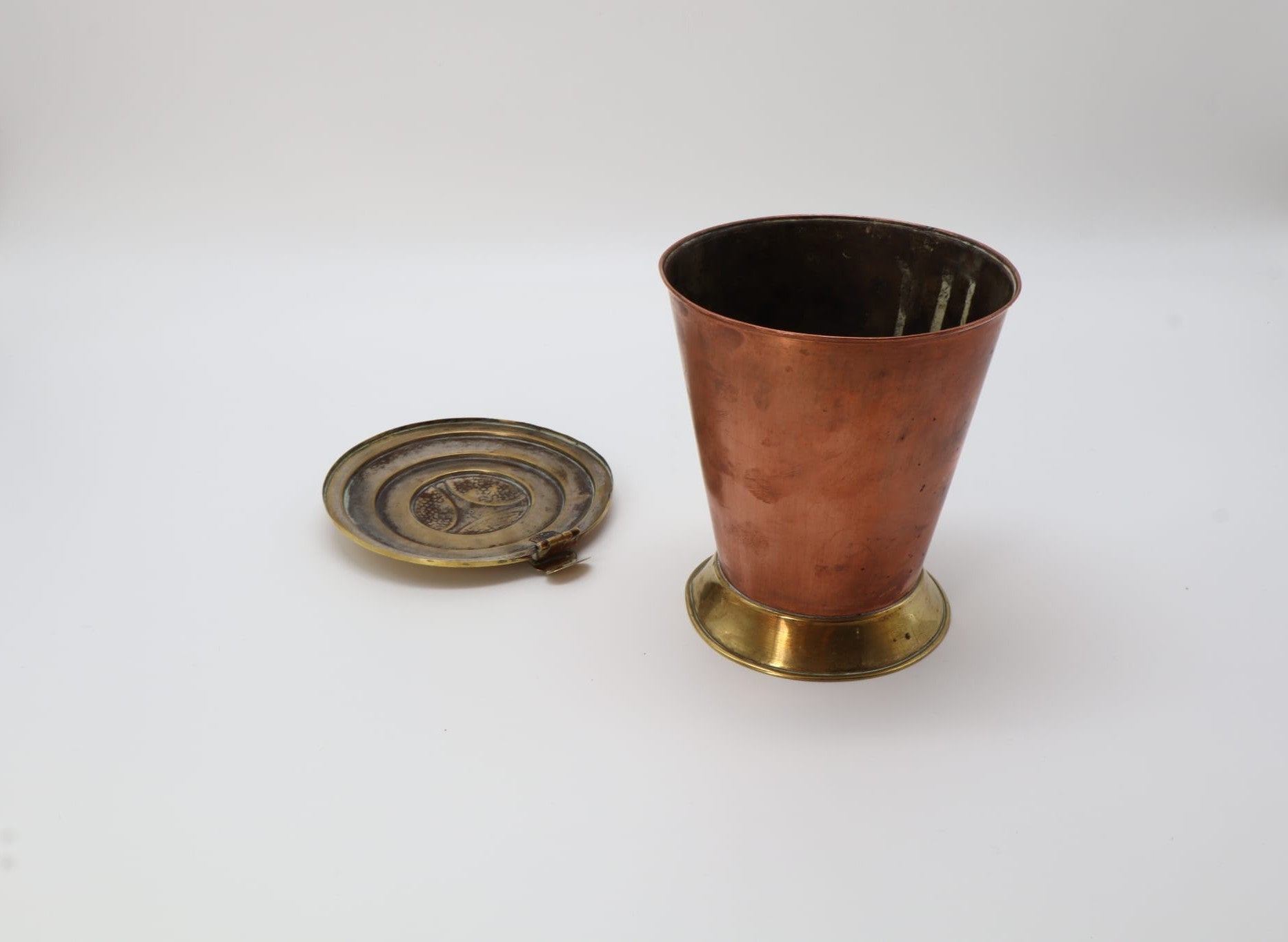 Antique Copper & Brass Tapered Canister – Netherlands (1900–1920) — side angle
