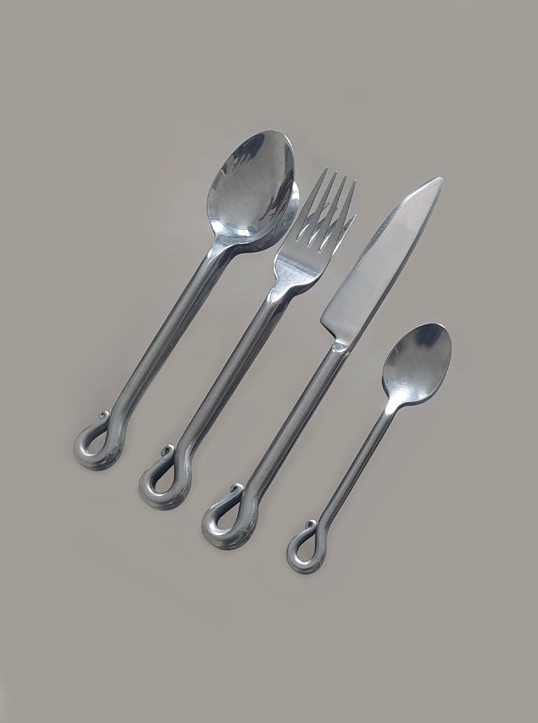 Set of 4 Twist Cutlery — detail view