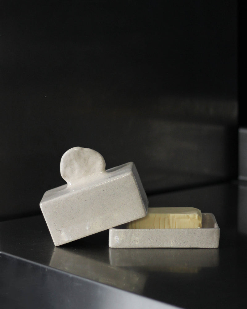 Stoneware butterdish by Céju | The Oblist
