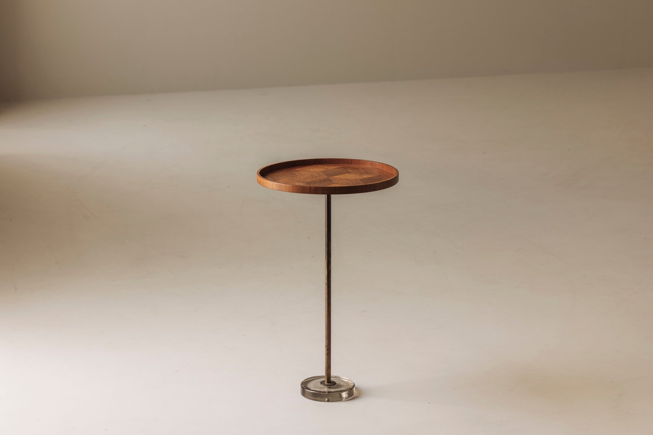 Exceptional Danish Side Table in Oak, Brass and Glass, Denmark 1960s by Modern Living | The Oblist