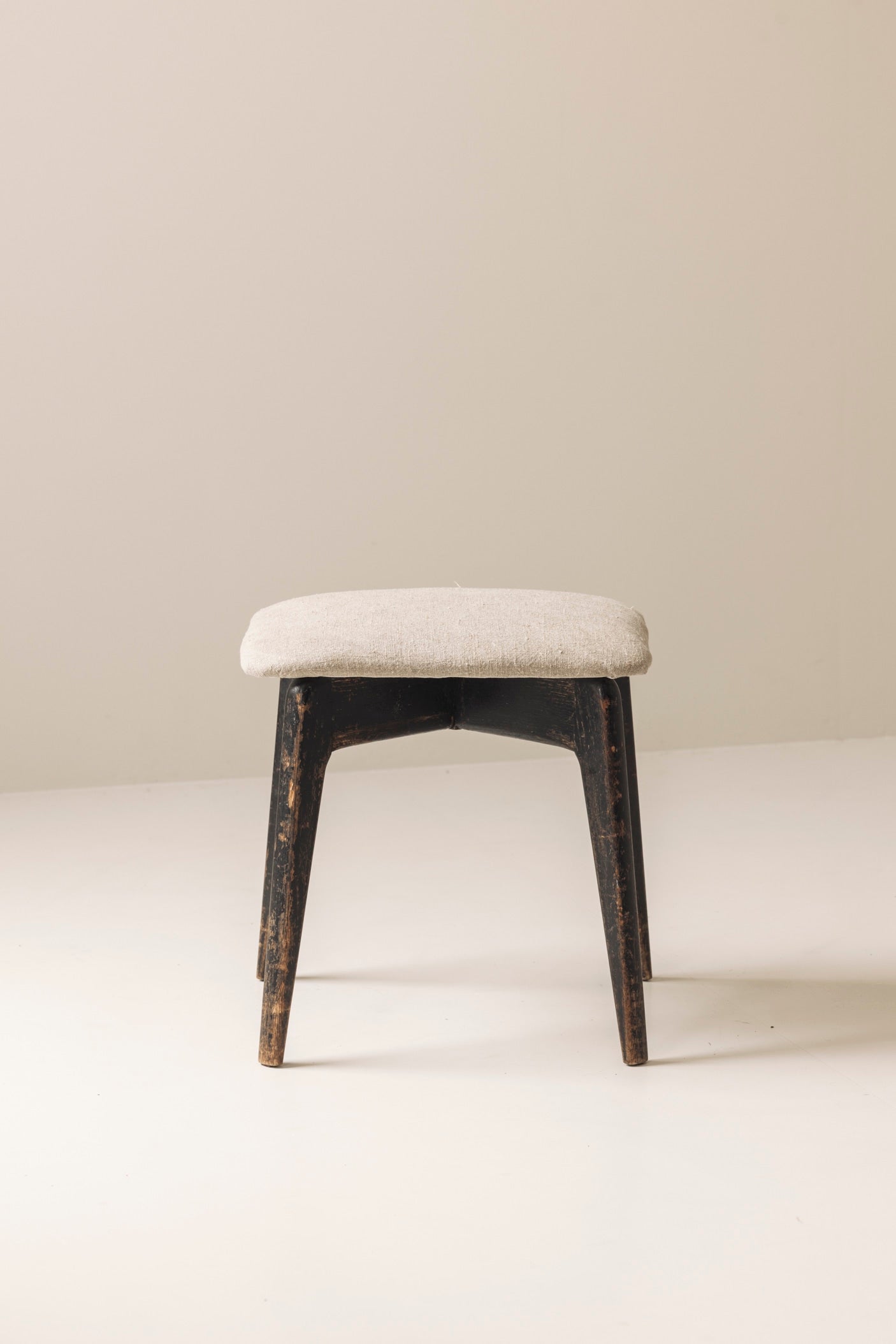 Modernist French stool from the 1950s. — side angle