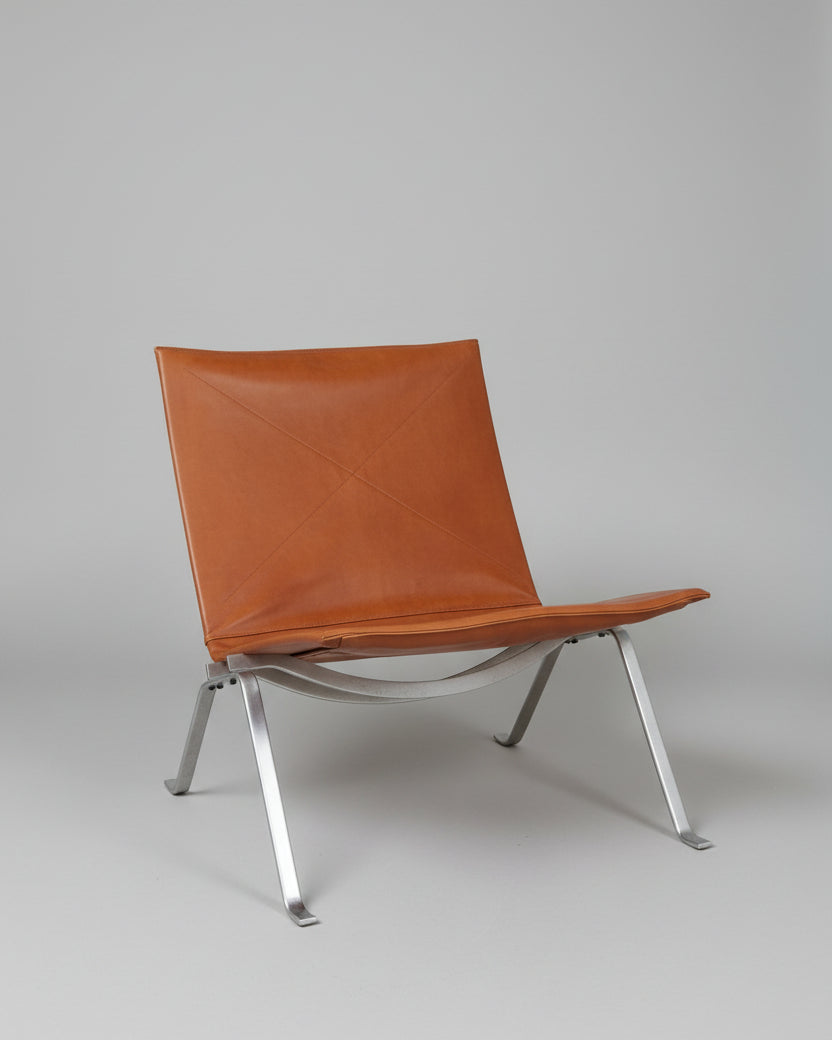 PK22 leather armchair with steel frame by Poul Kjærholm