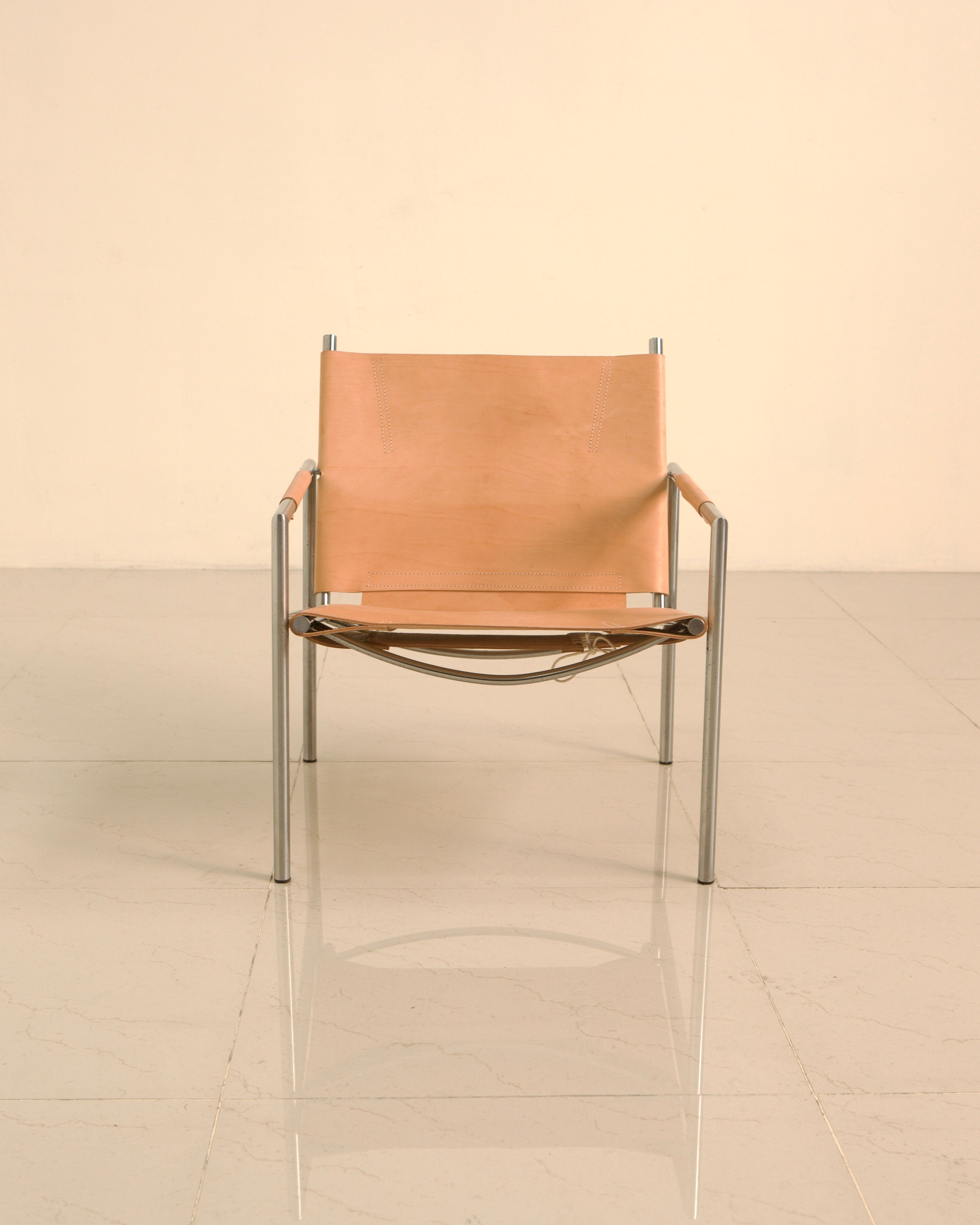 SZ02 leather armchair by Martin Visser with chrome steel frame