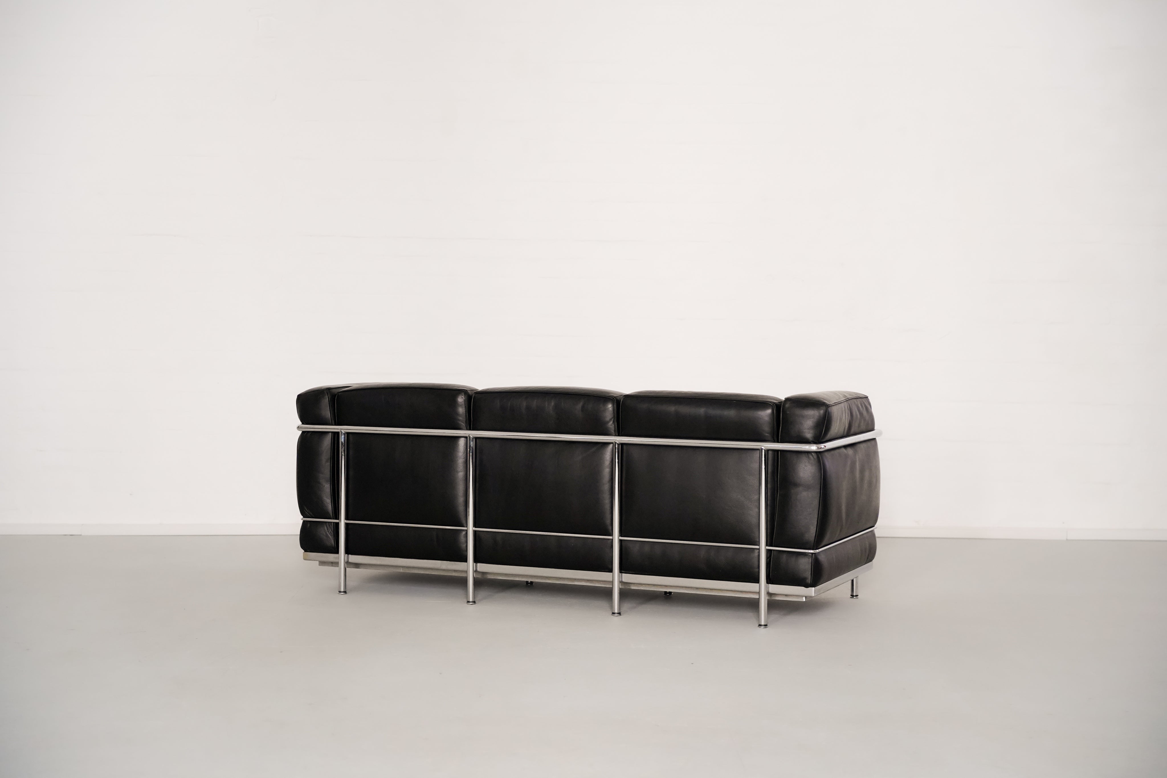 LC2 by Le Corbusier, Pierre Jeanneret and Charlotte Perriand for Cassina