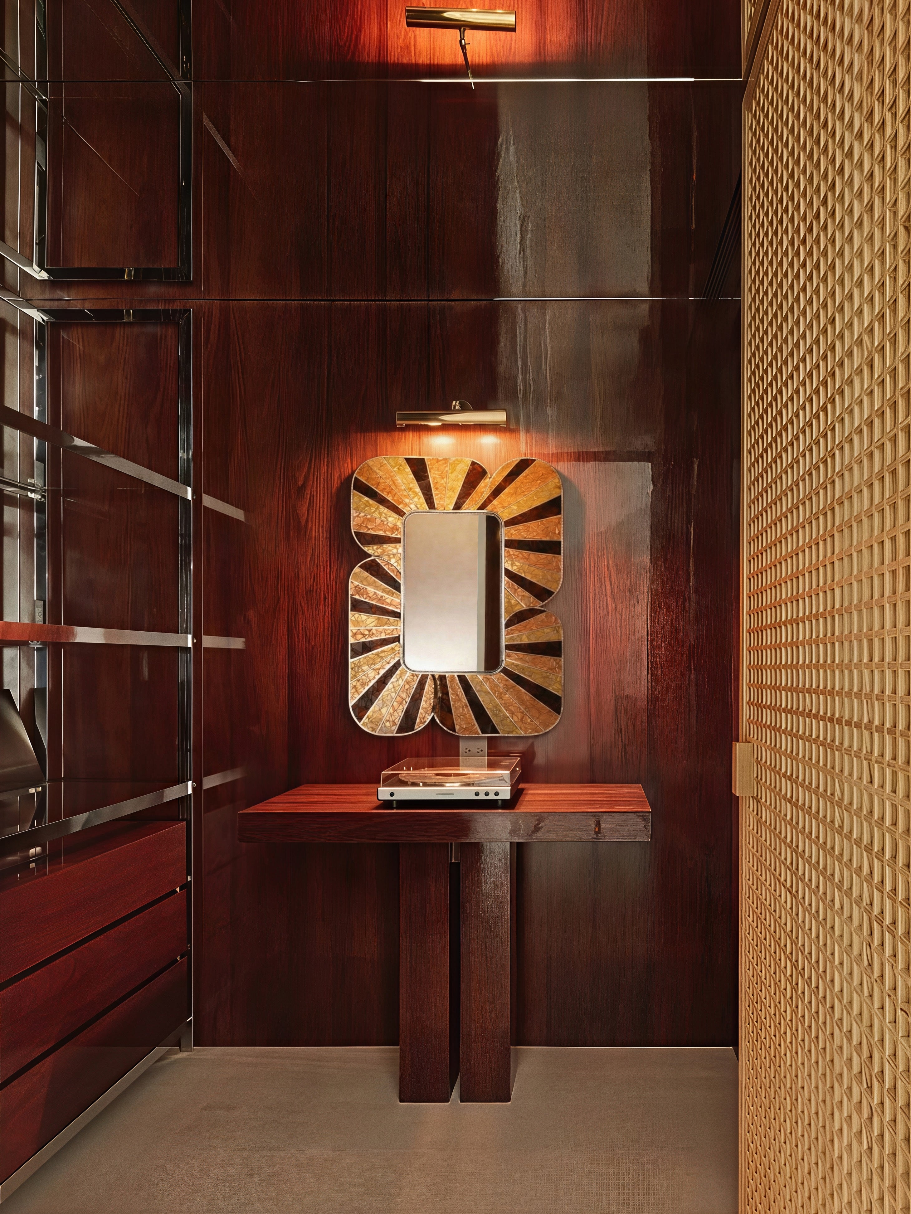 RŌCH Mirror – Sunburst Hand-Cut Mirror Glass — detail view