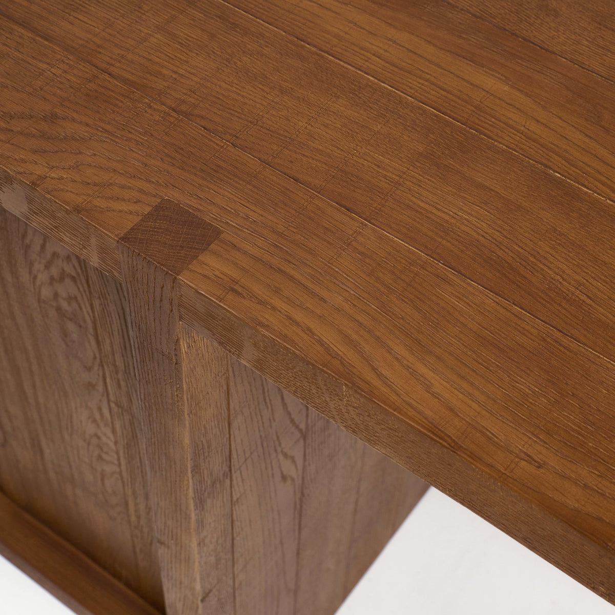 Perícia Credenza in solid oak — in context