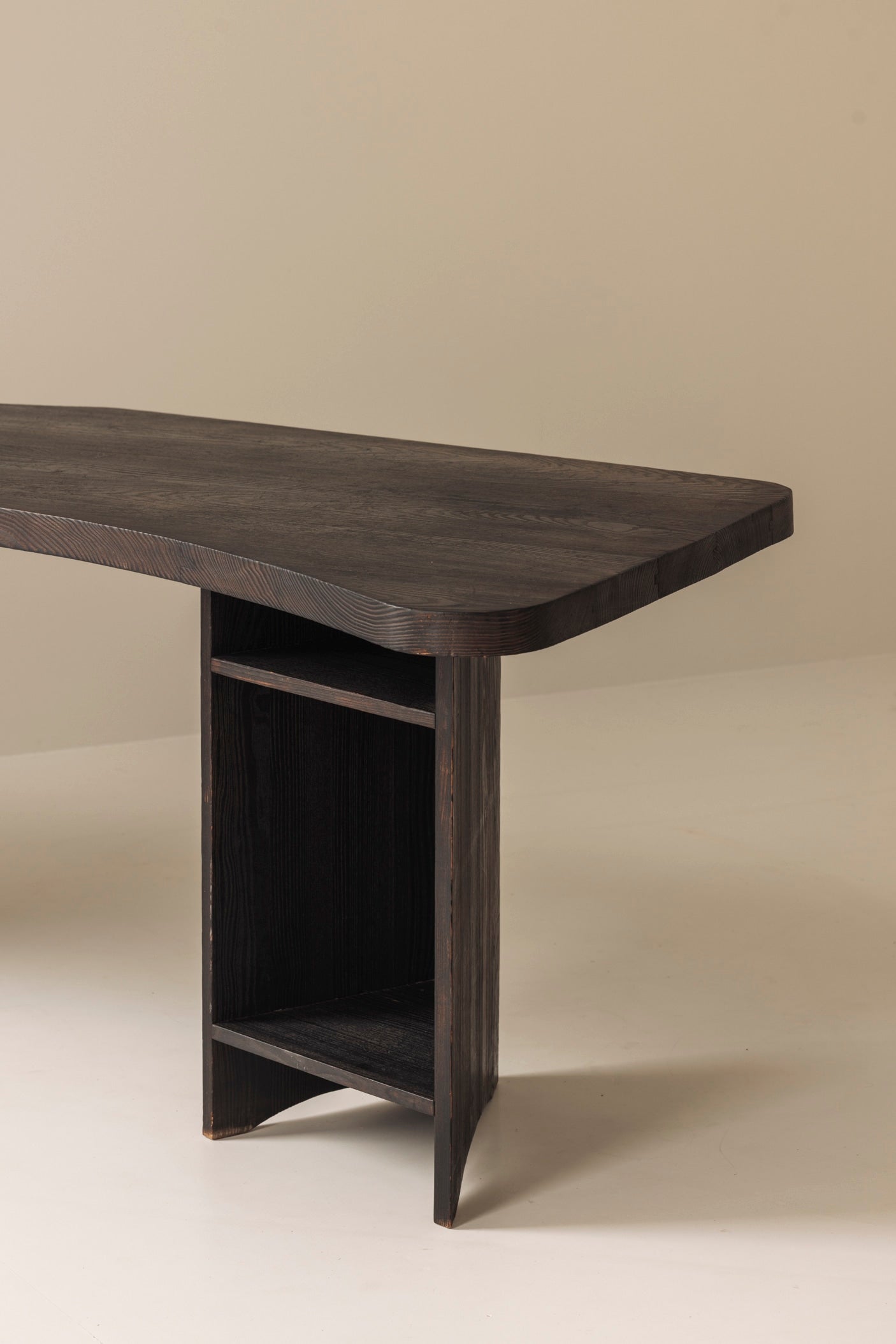 Important sculptural boomerang desk 1950s, Perriand and Jeanneret era. — side angle